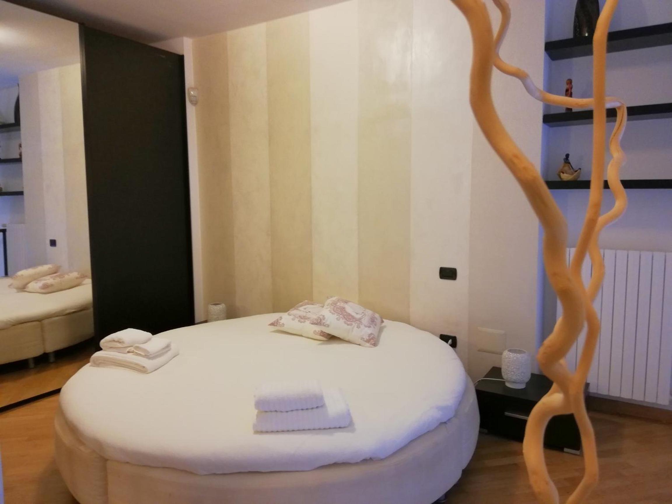One-Bedroom Apartment - Photo 58