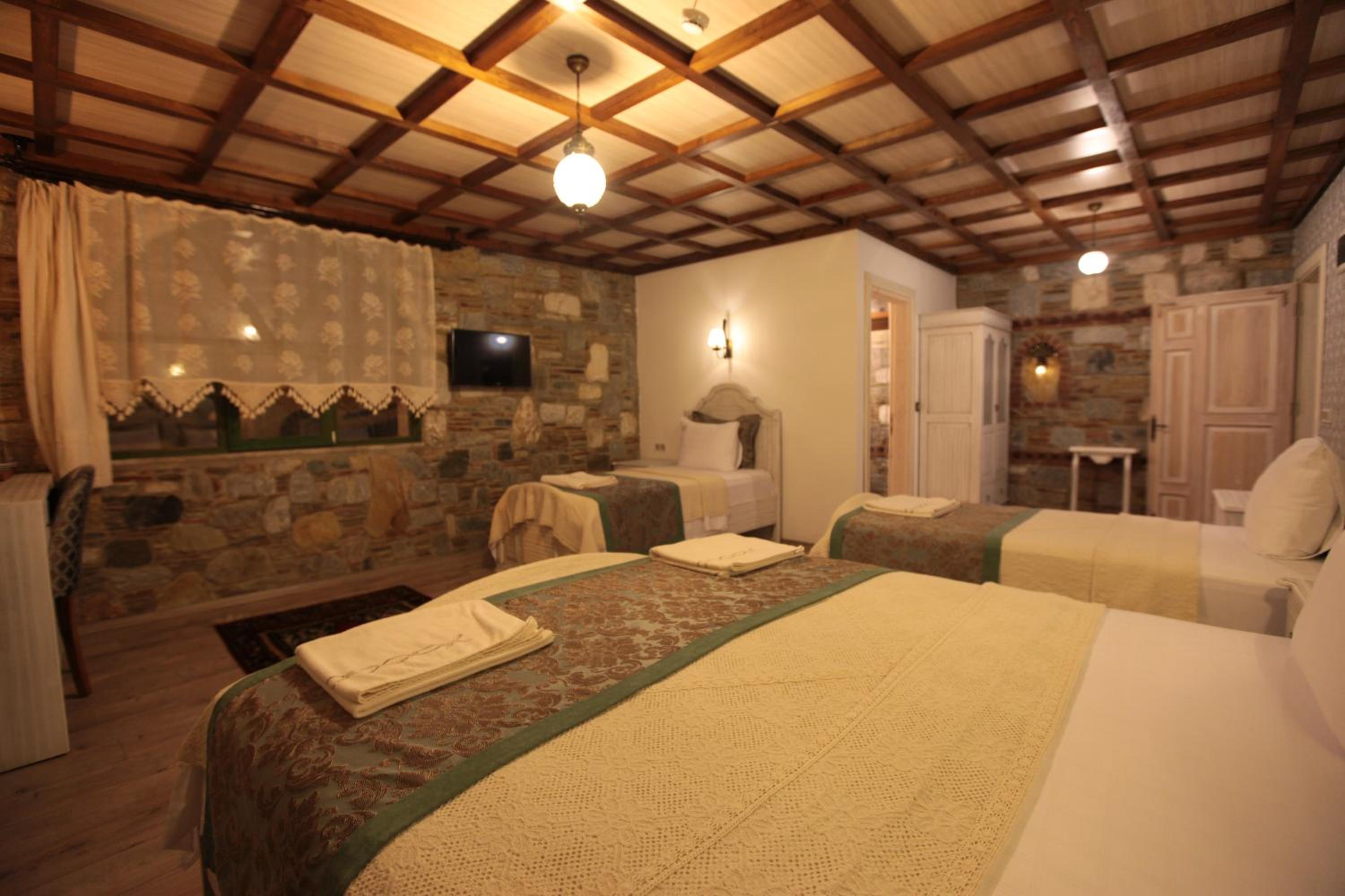 Family Room photo 3