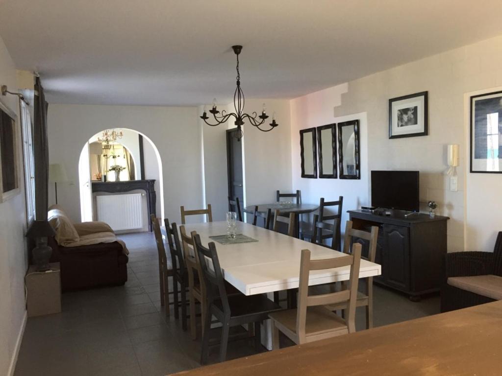 Nine-Bedroom Holiday Home (16 adults) photo 3