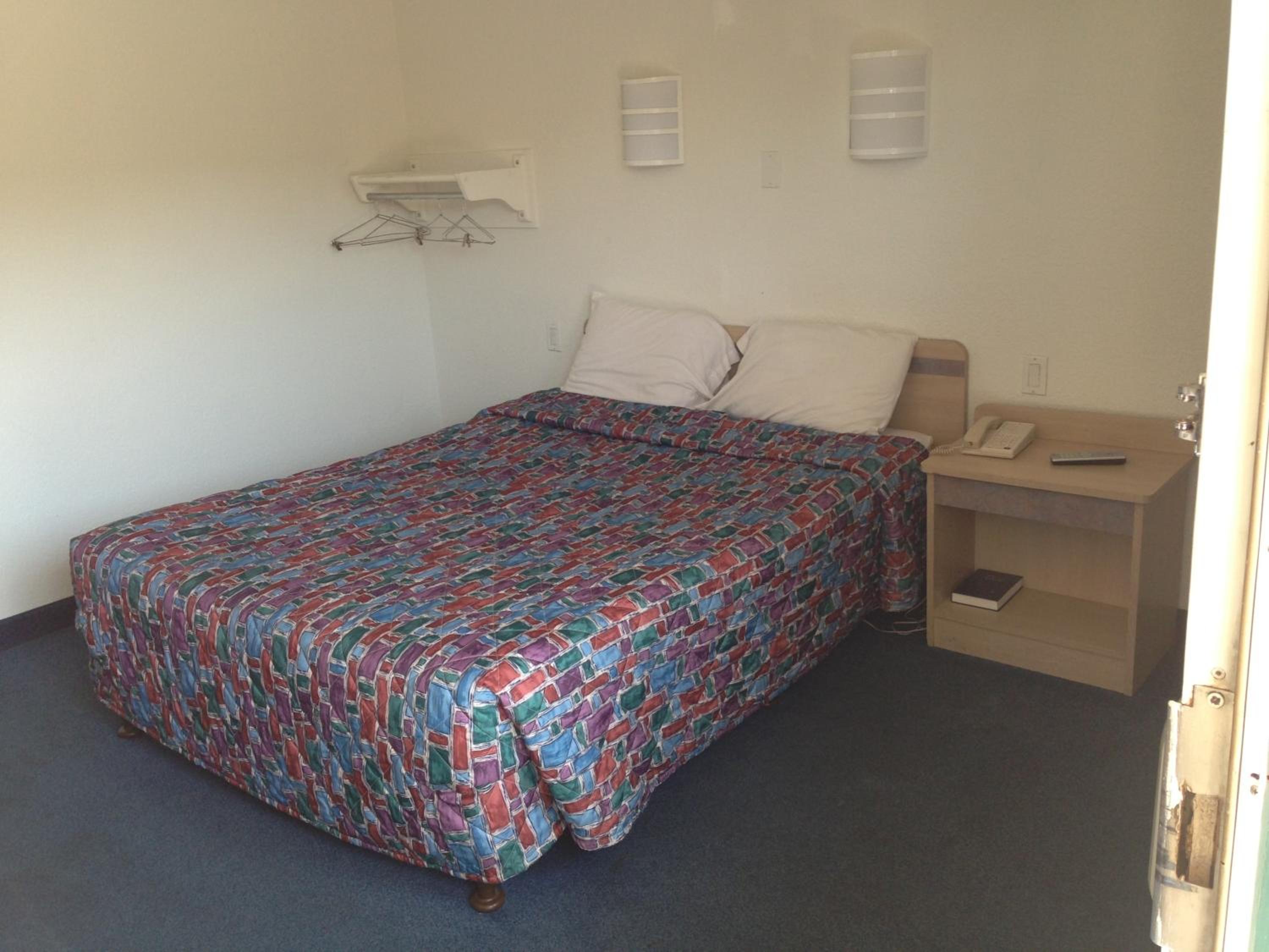 Queen Room - Photo 6