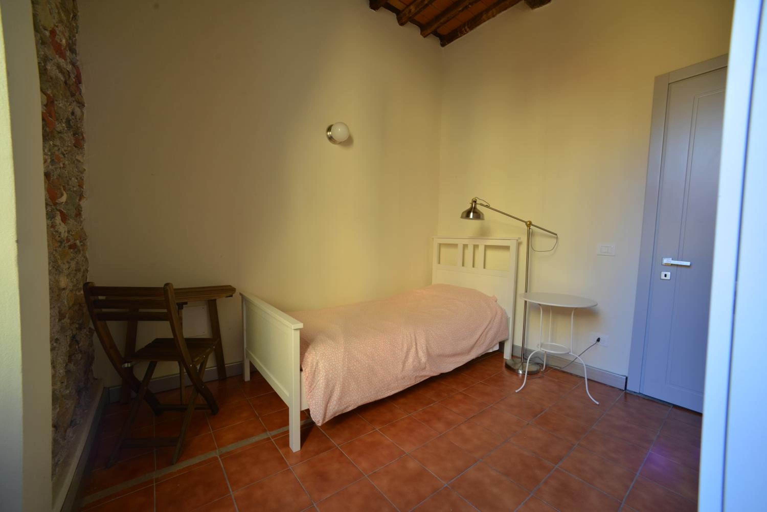 Single Room with Shared Bathroom photo 1