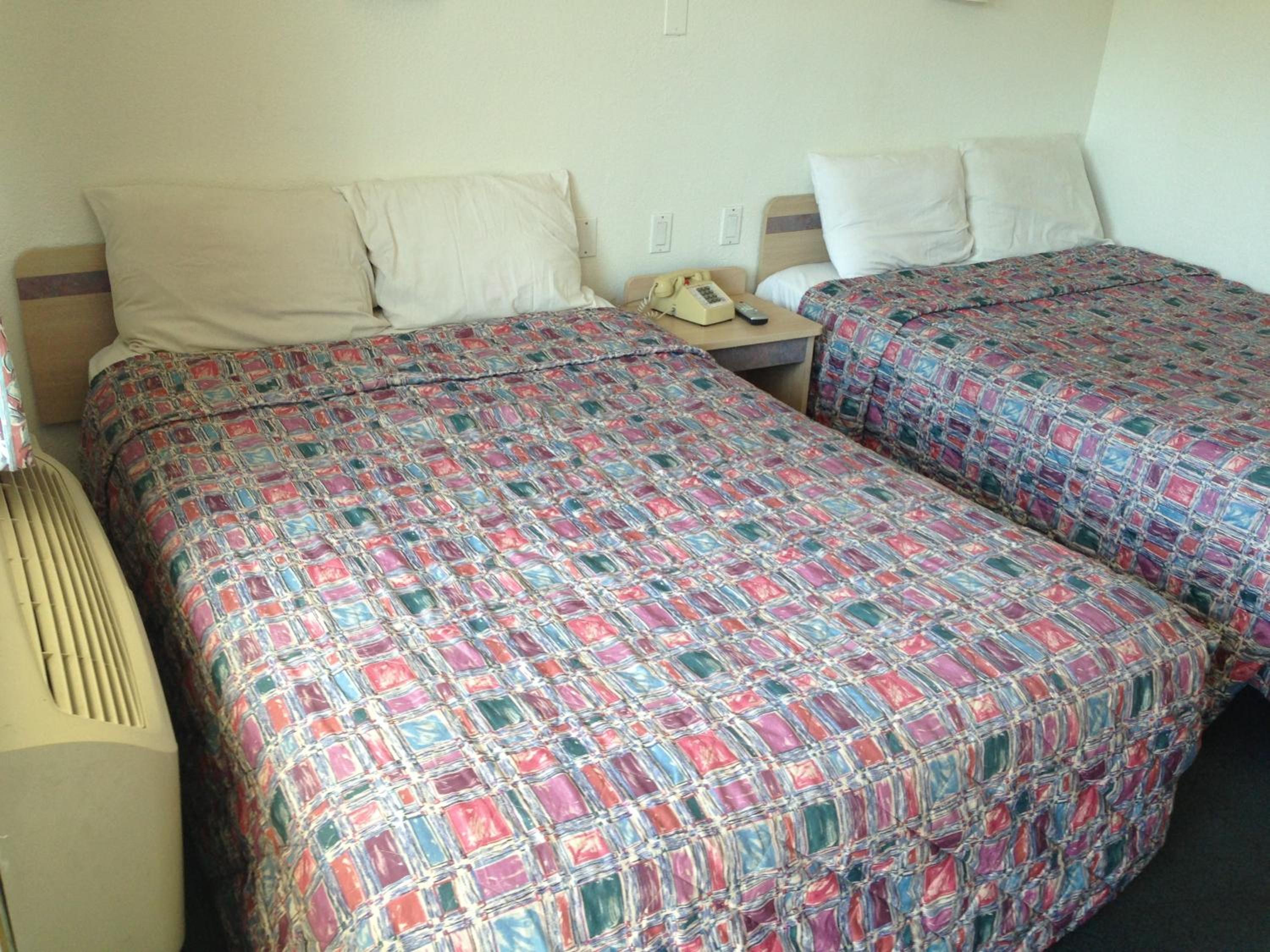 Double Room with Two Double Beds - Photo 6