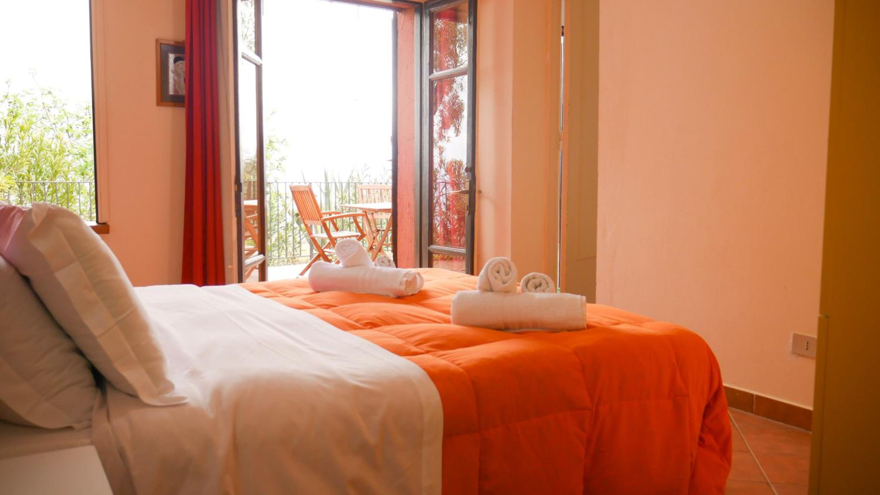 One-Bedroom Apartment with Sea View photo 1