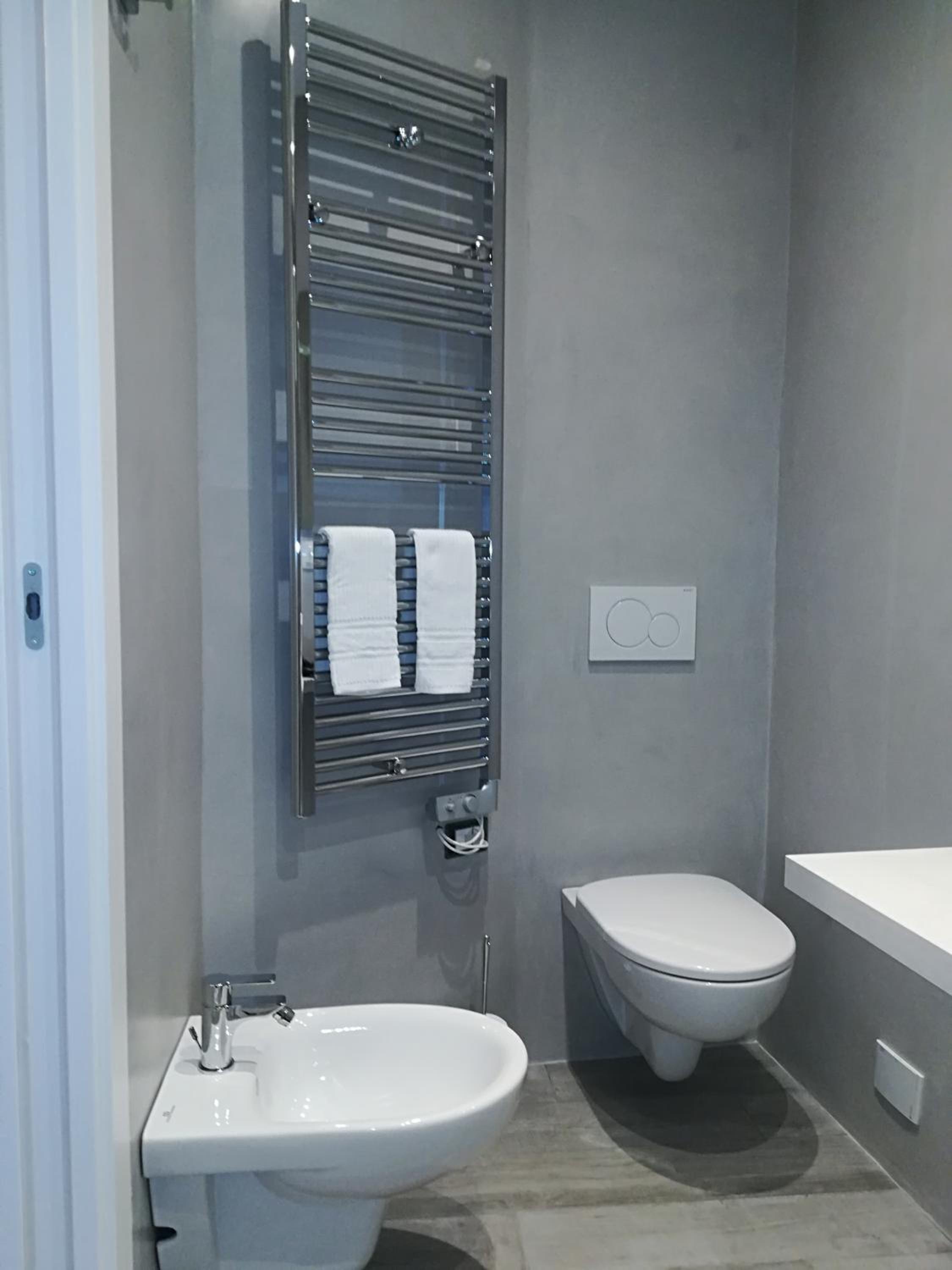 Deluxe Double Room with Balcony photo 2