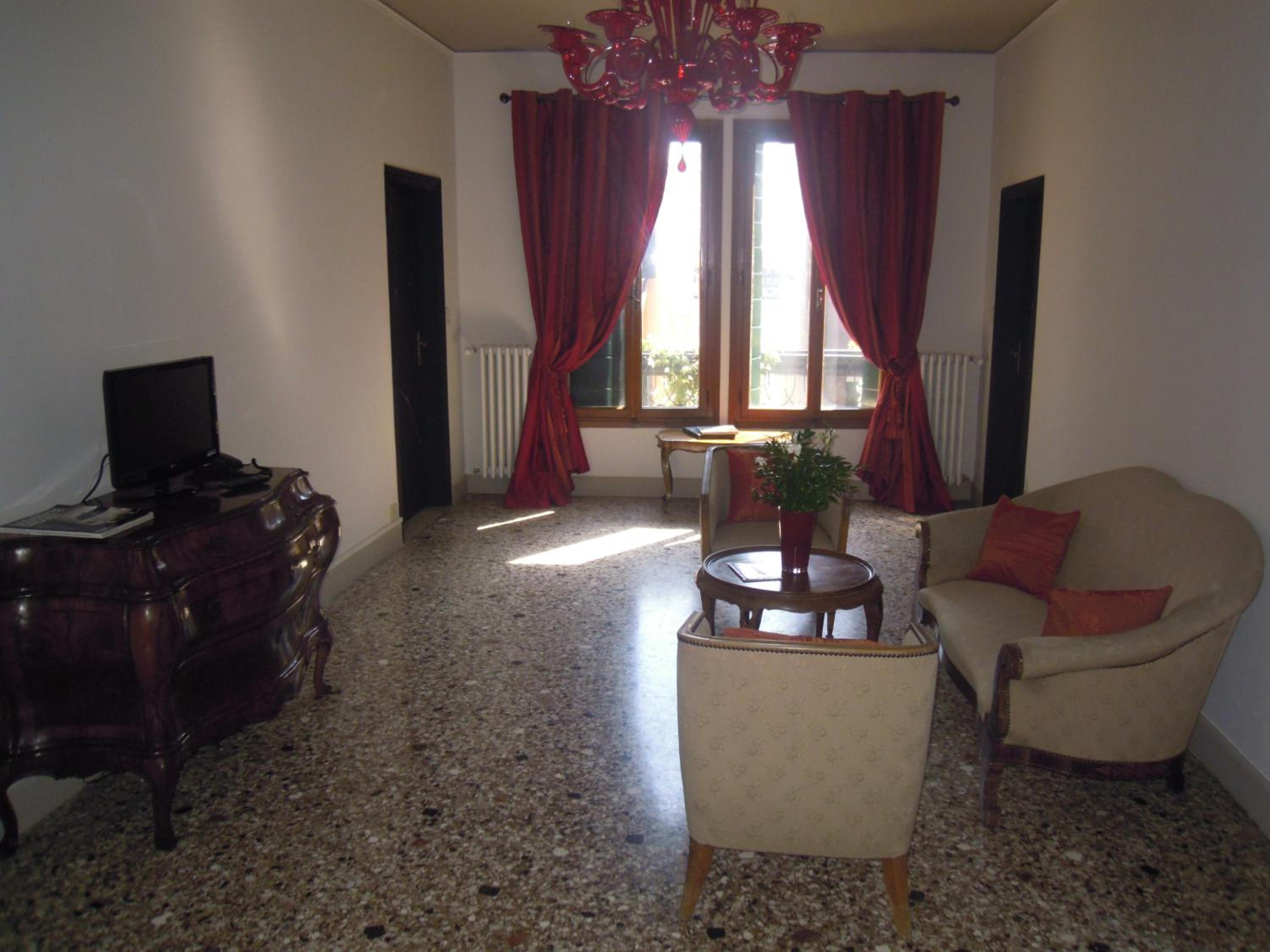 Suite with Garden View and Private Internal Bathroom photo 2