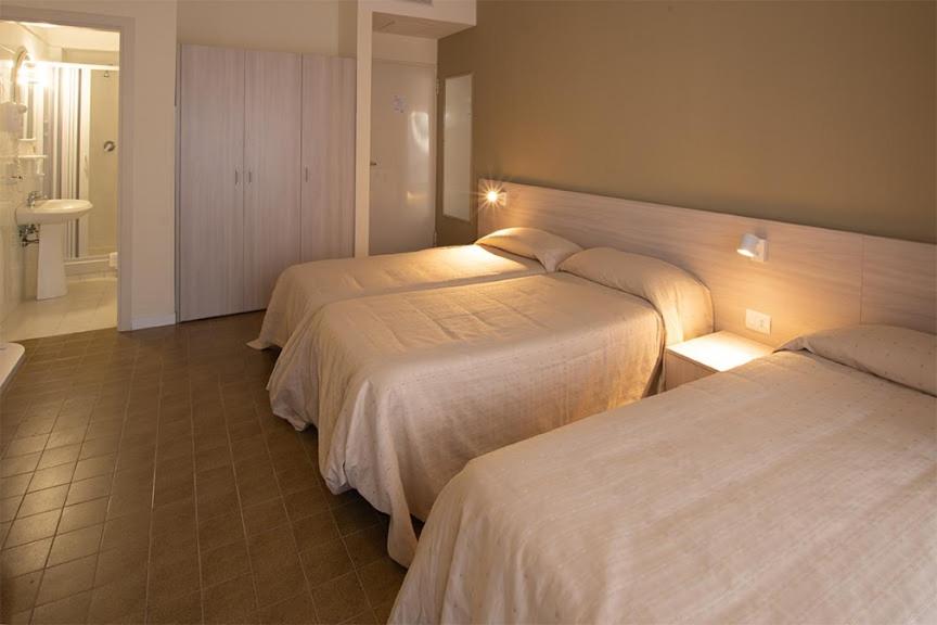 Triple Room - Photo 2