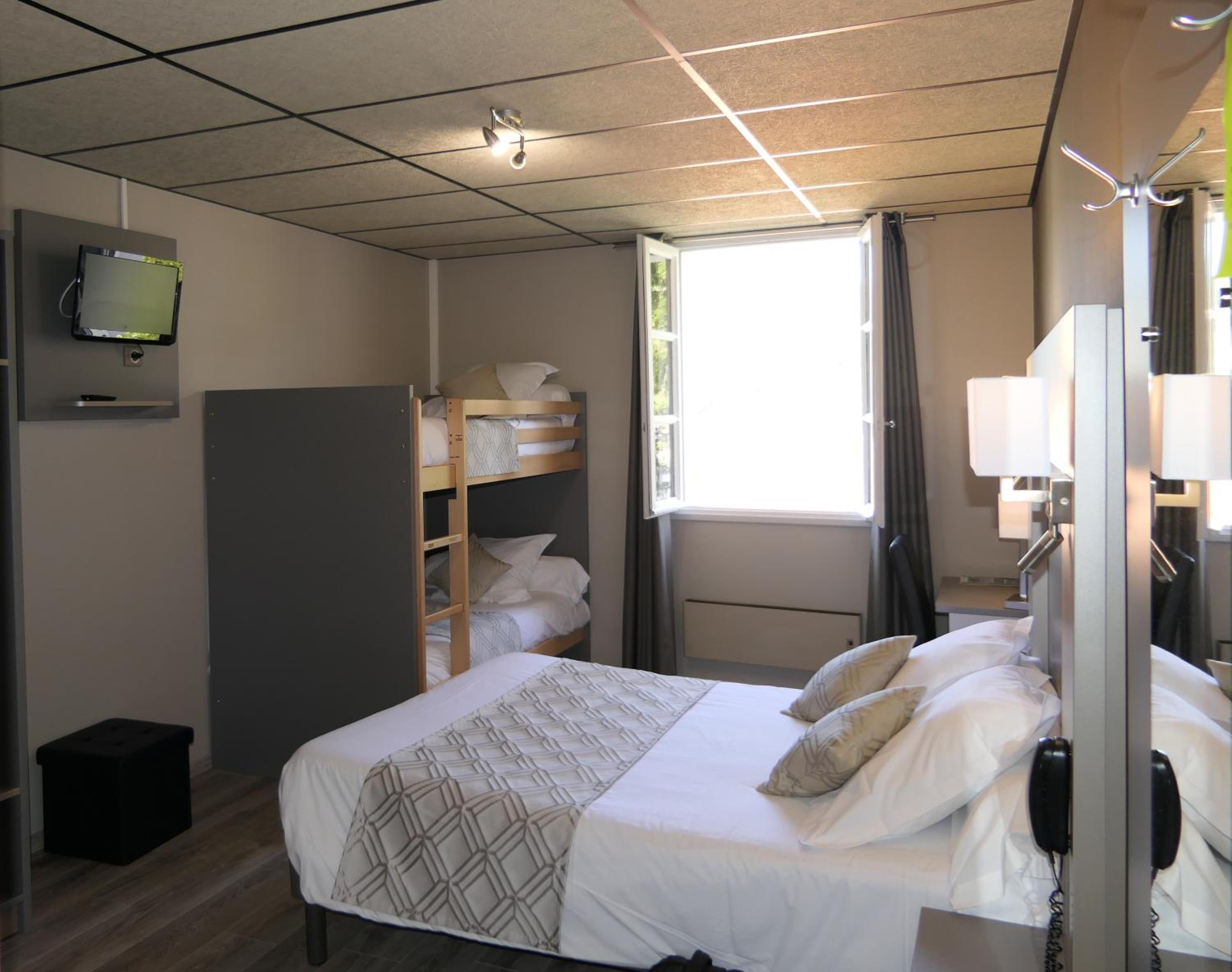 Quadruple Room - Photo 3