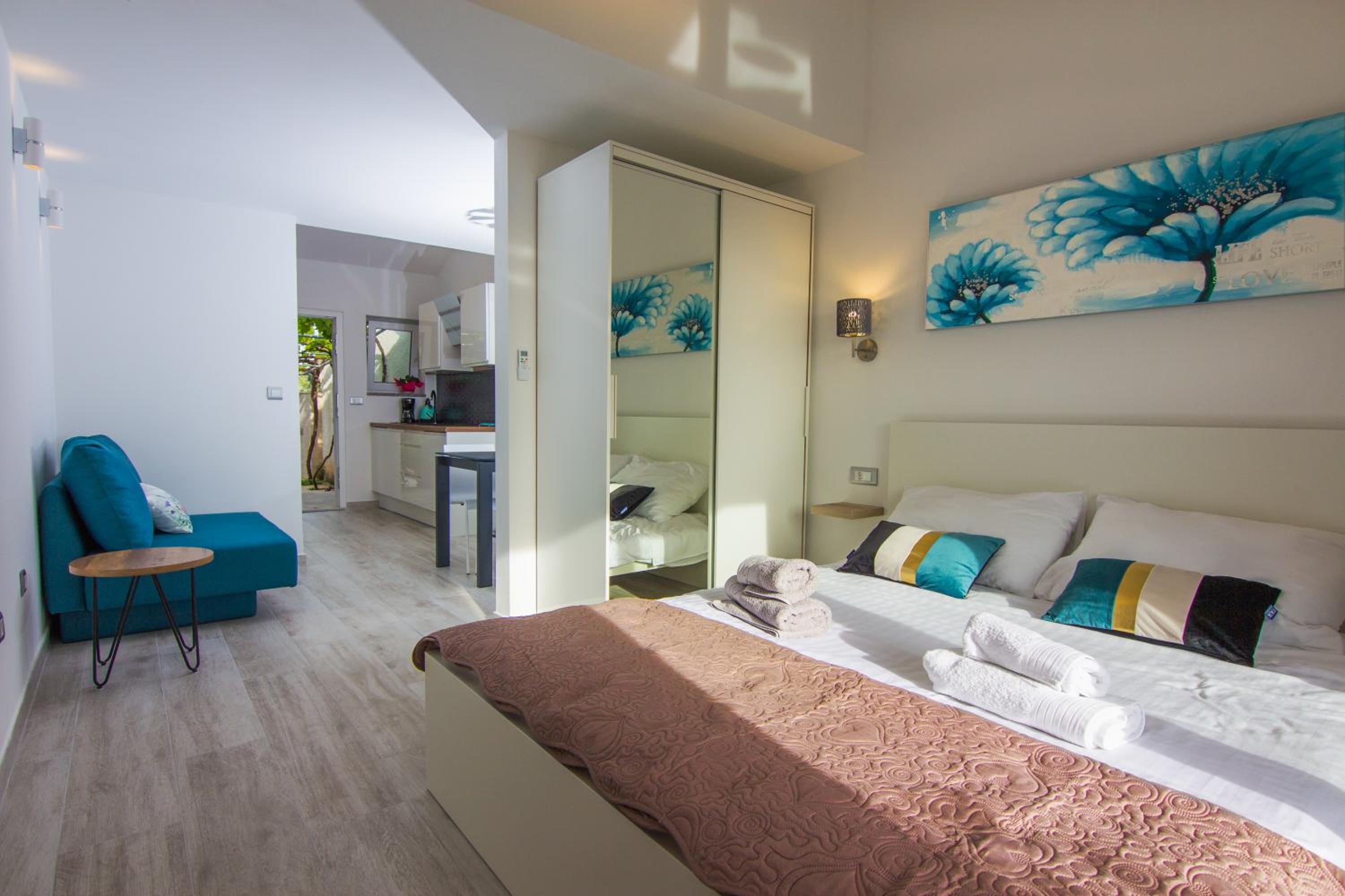 Studio Apartment