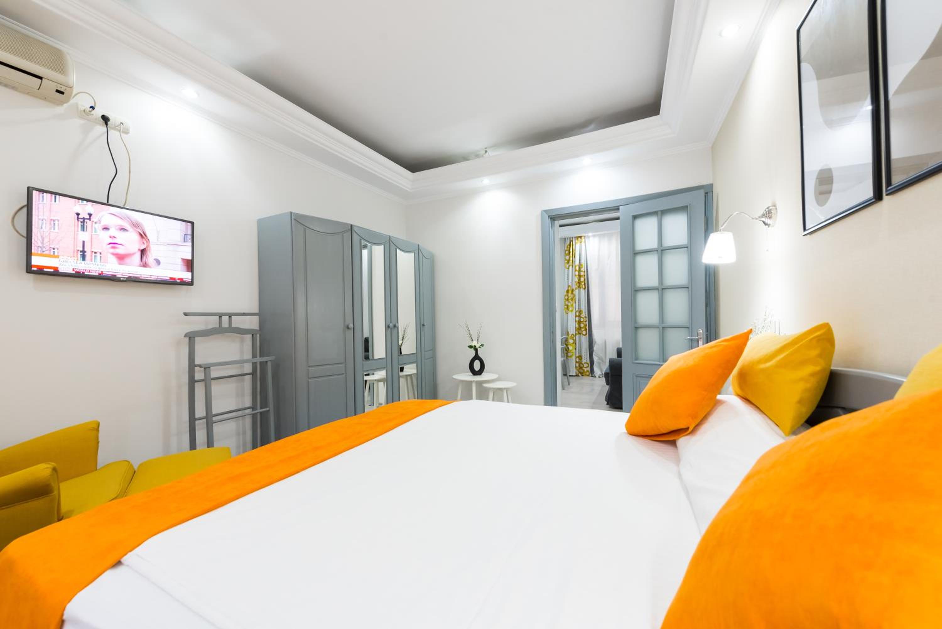 Suite - Photo 18