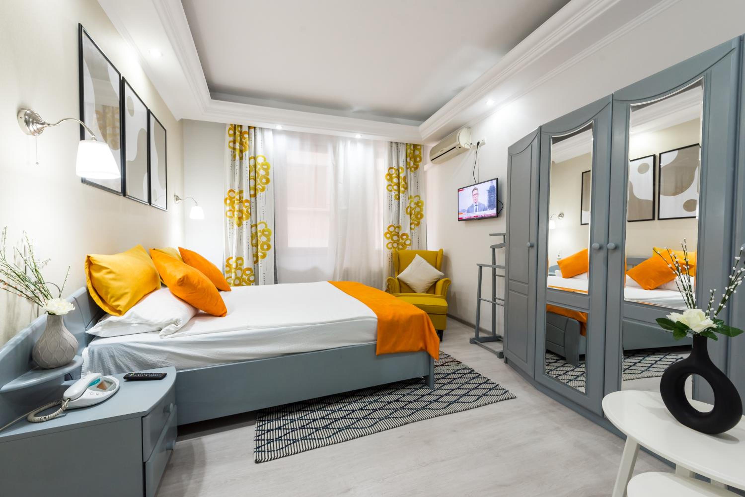 Suite - Photo 5
