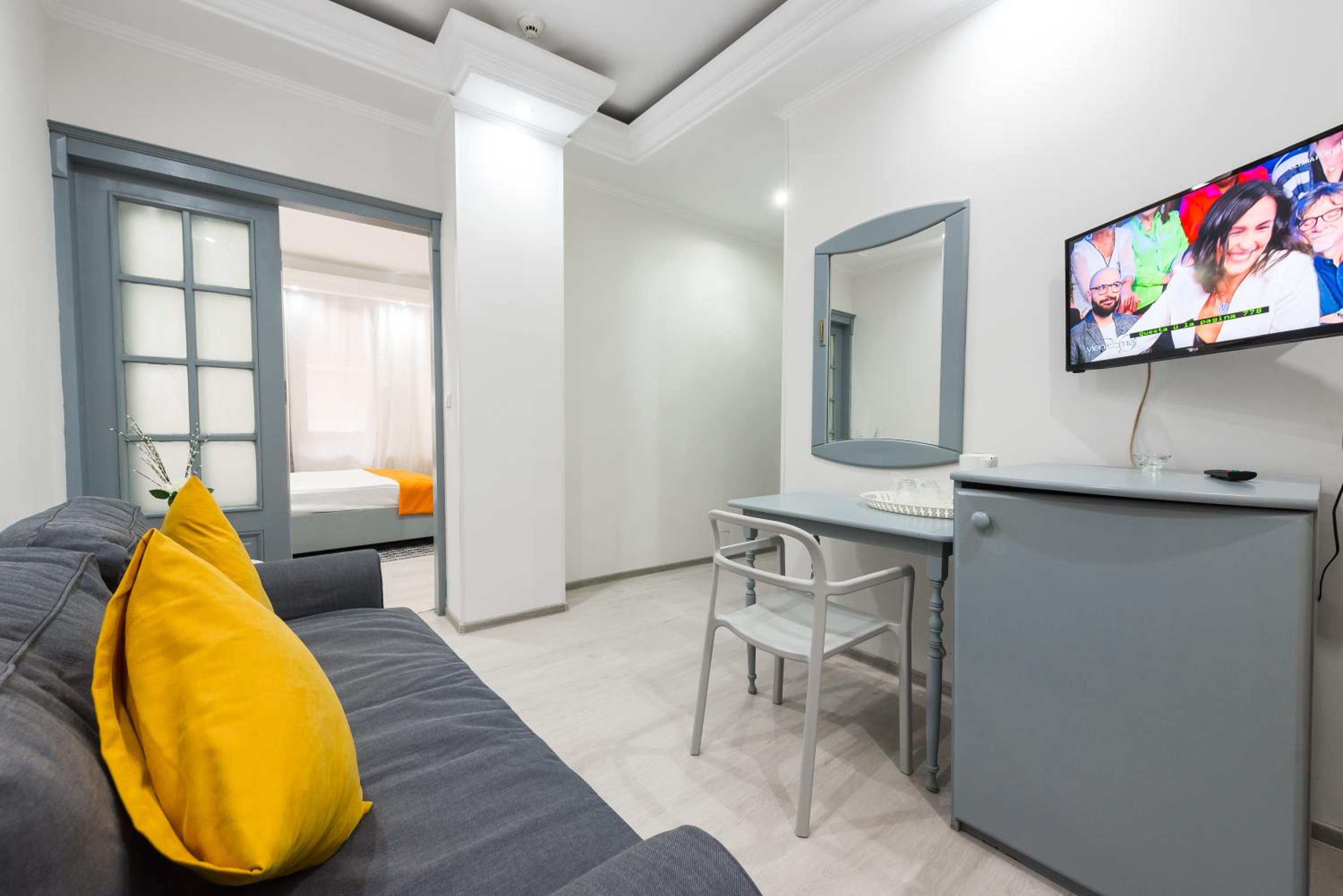 Suite - Photo 6