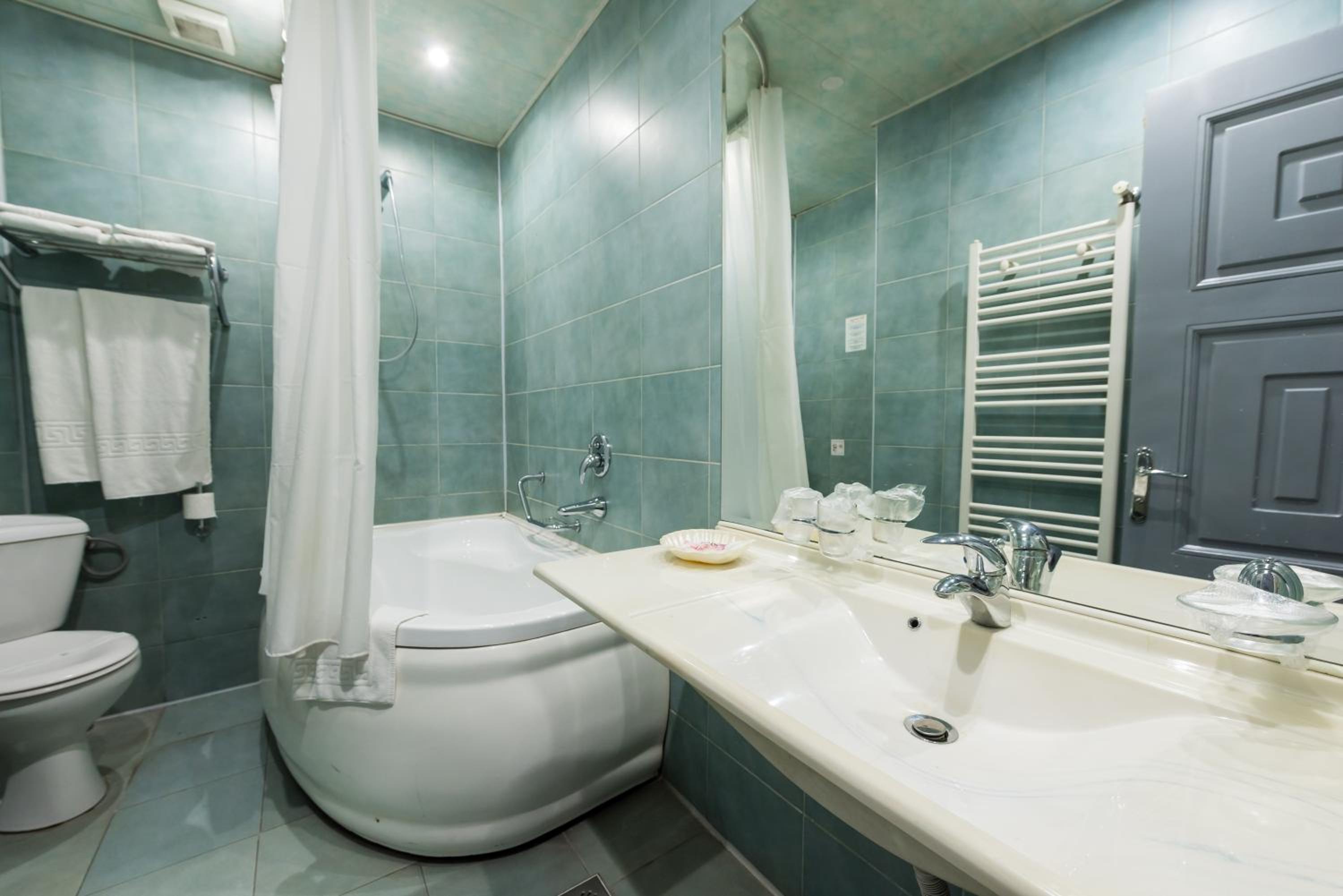 Suite - Photo 9