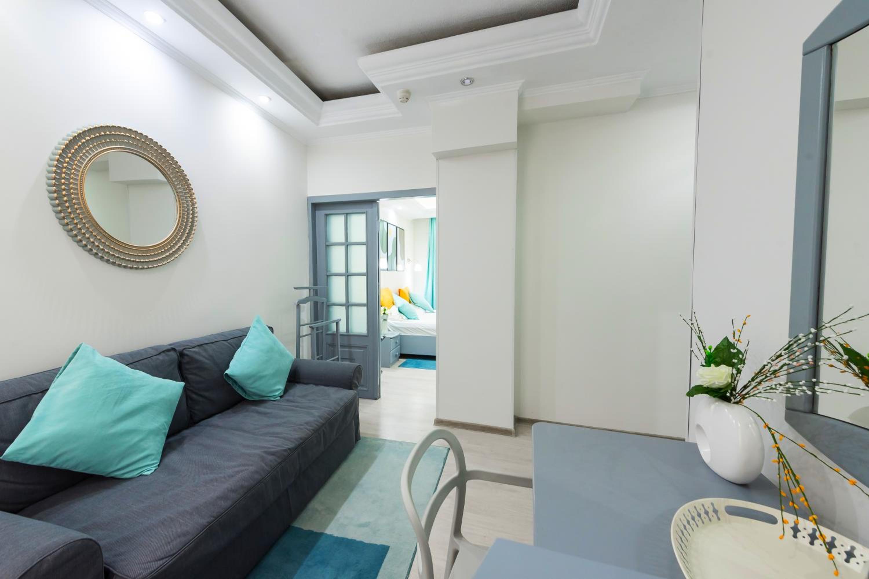 Suite - Photo 10