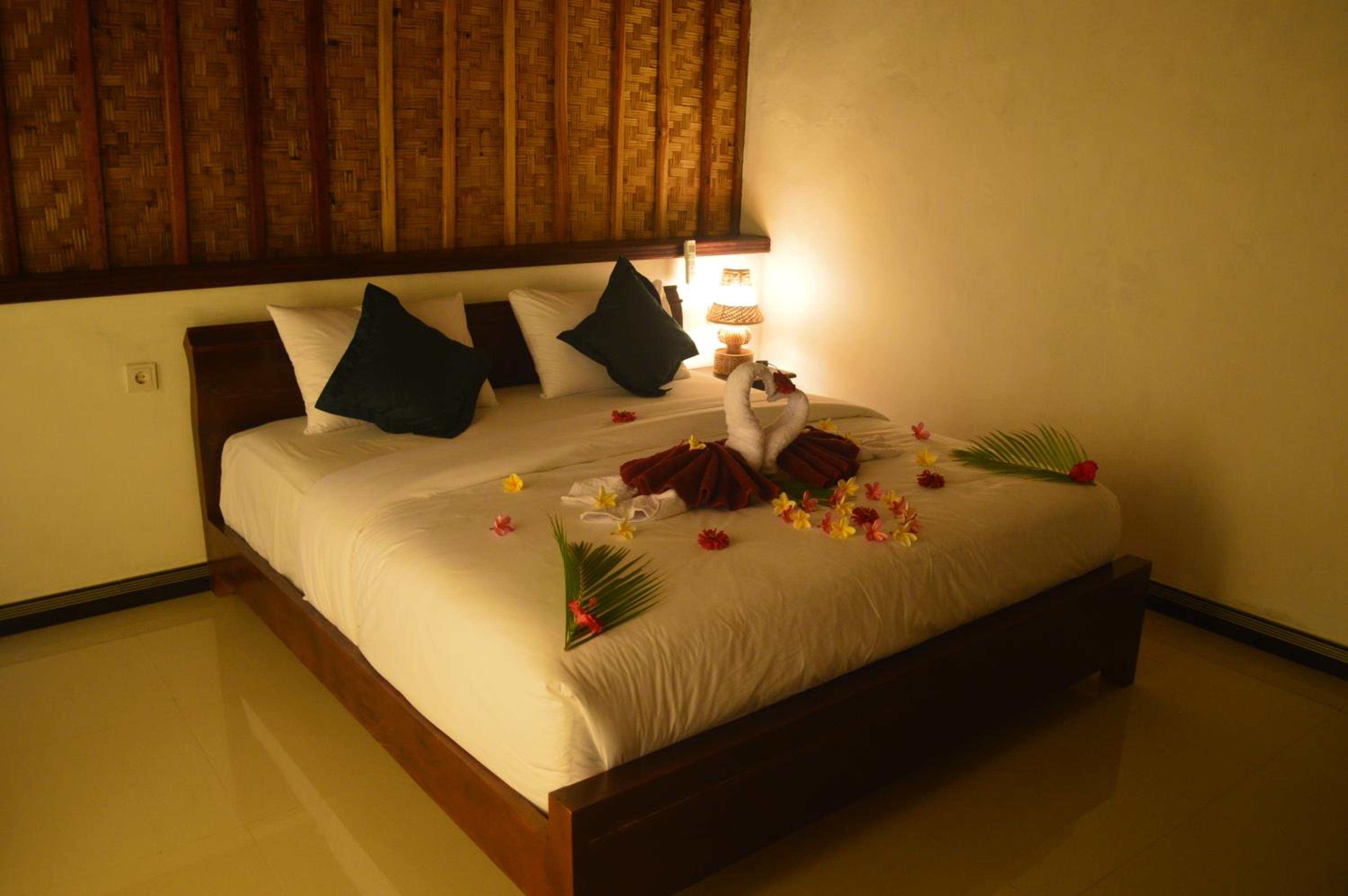 King Room with Balcony - Photo 31