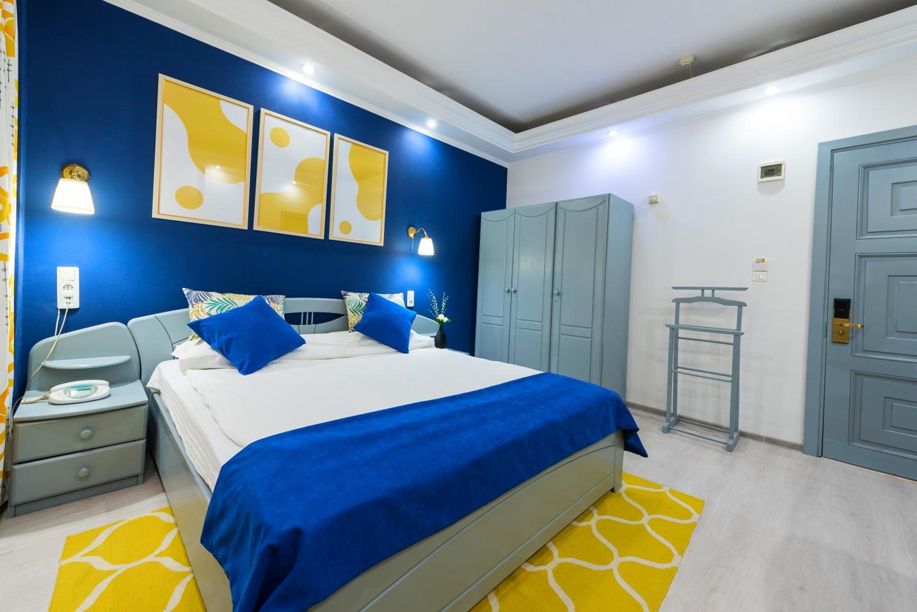 Standard Double Room - Photo 15