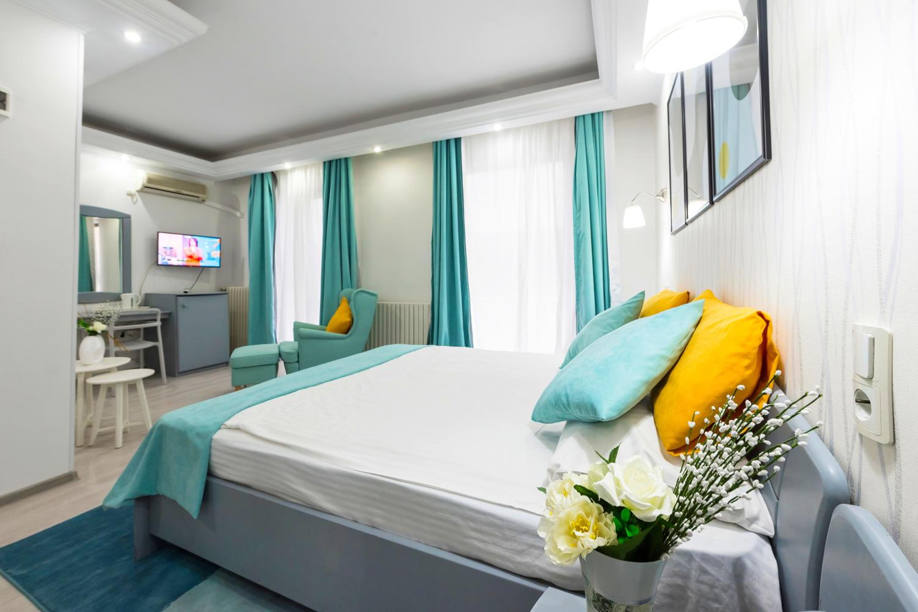 Standard Double Room - Photo 12