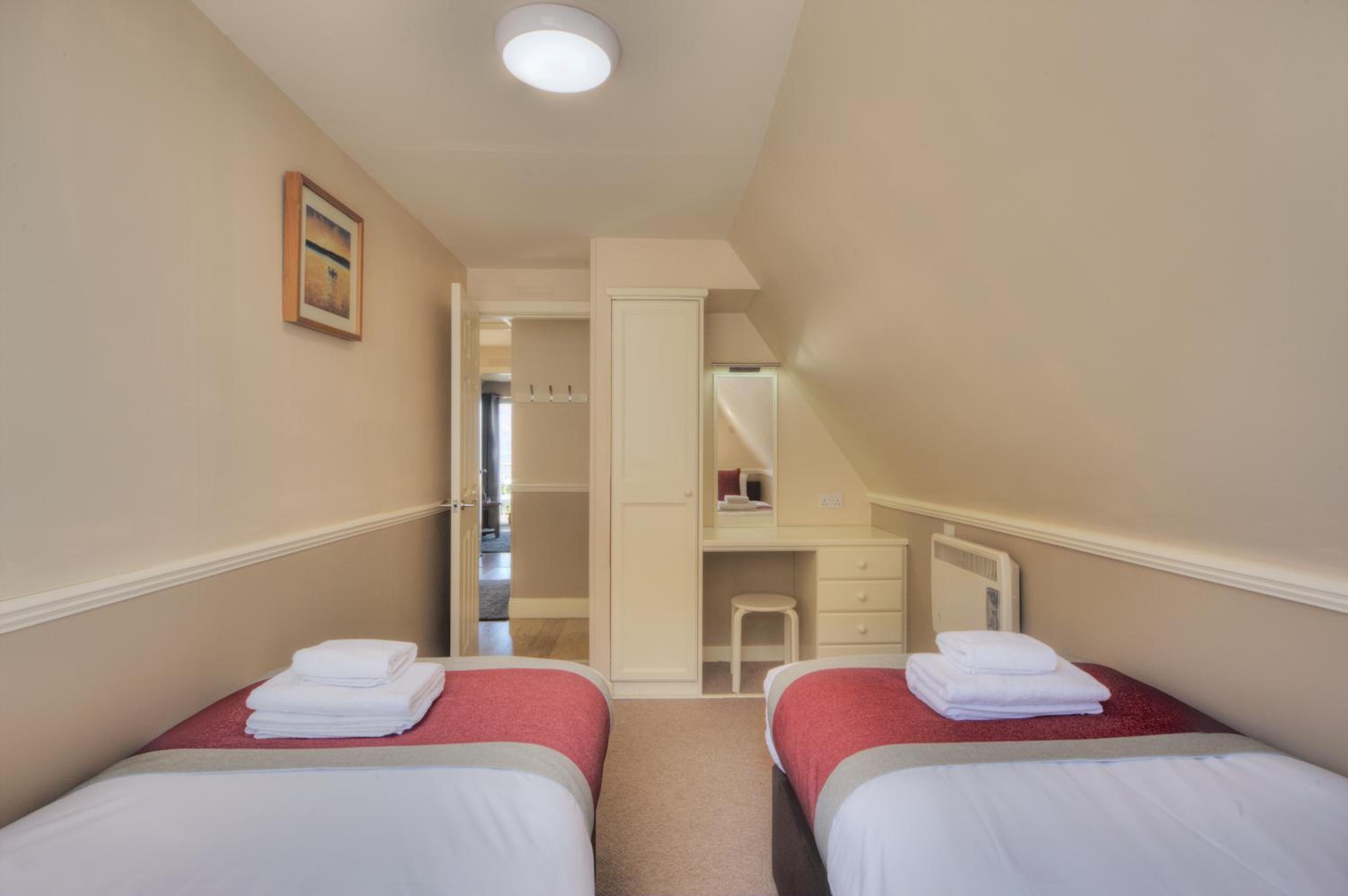 Two-Bedroom Lodge with Hot Tub