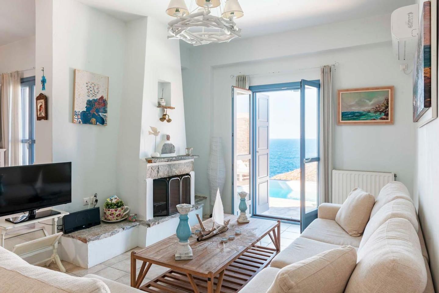 Three-Bedroom Villa photo 1