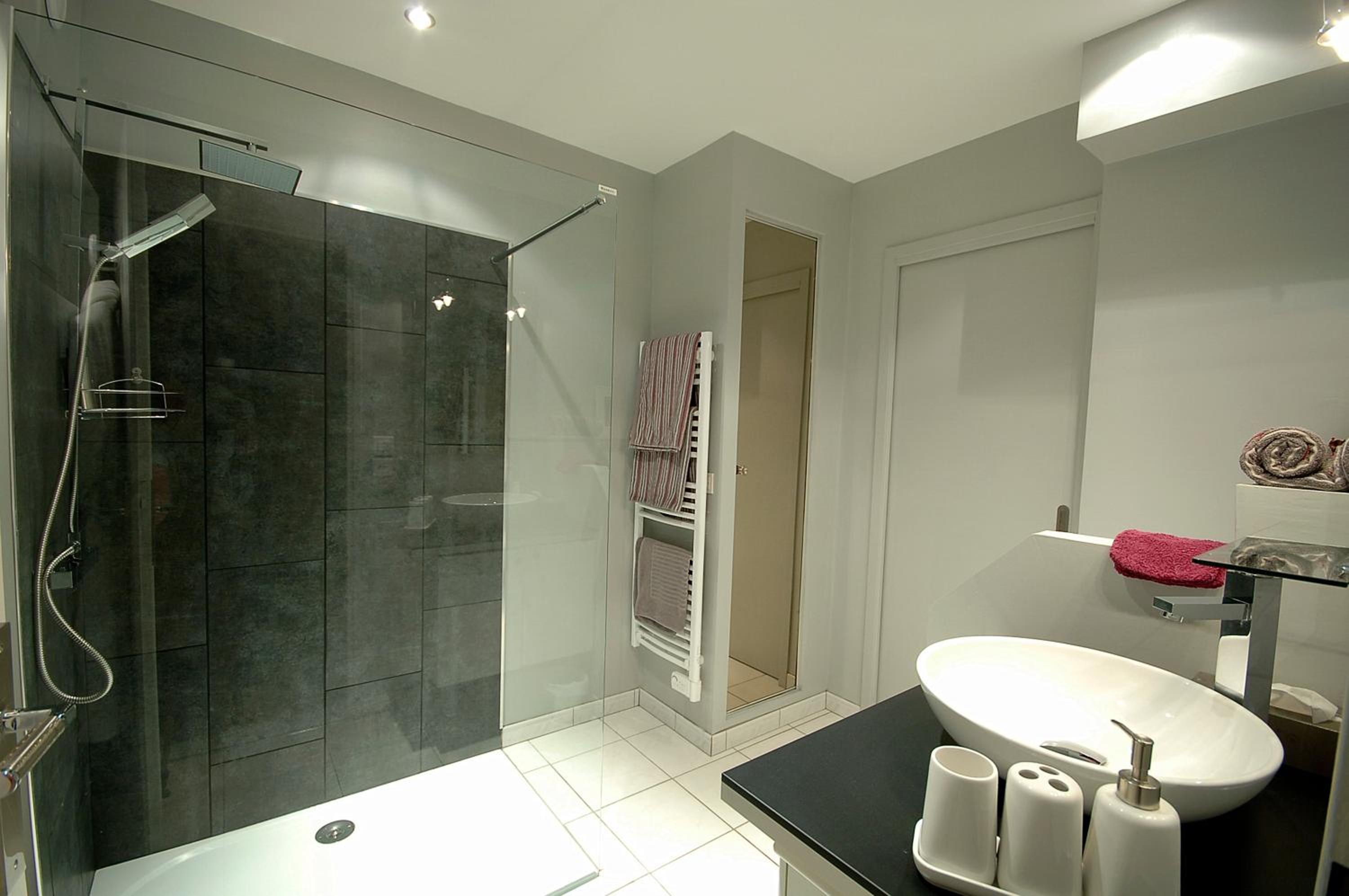 Double Room - Photo 5