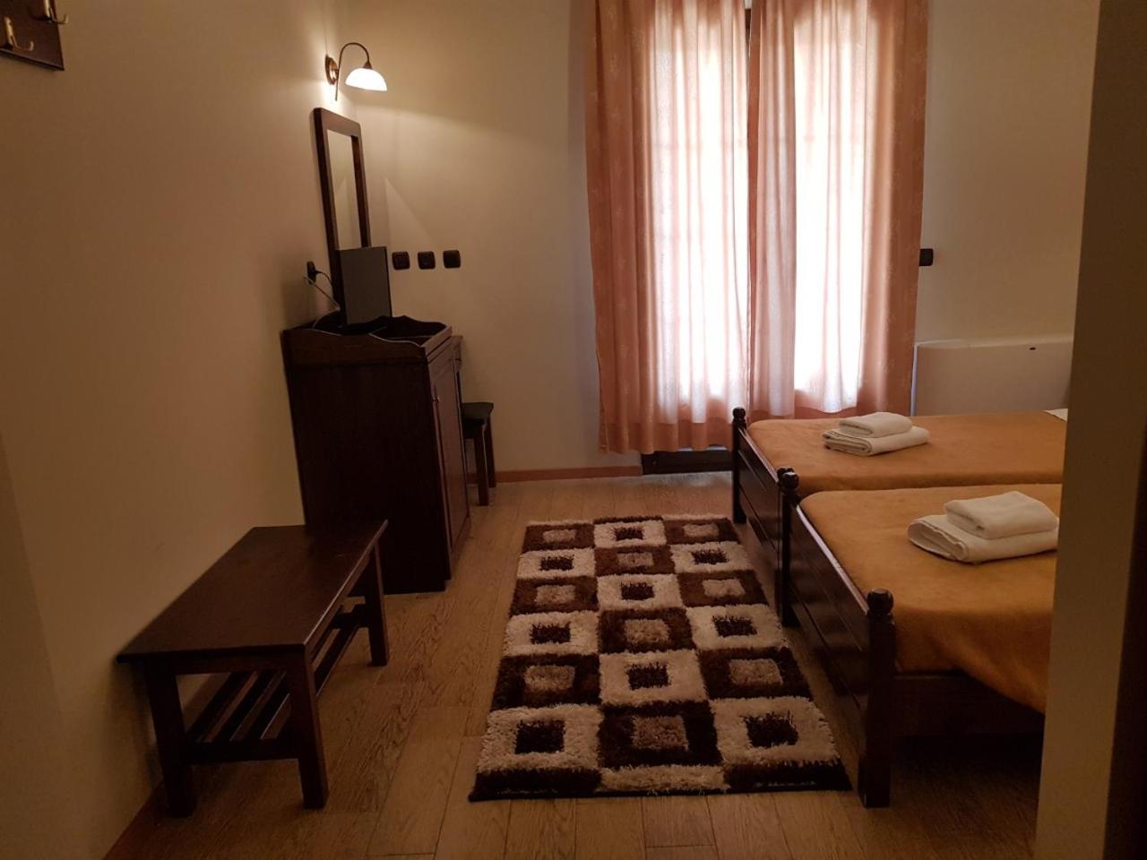Twin Room with Mountain View - Photo 3