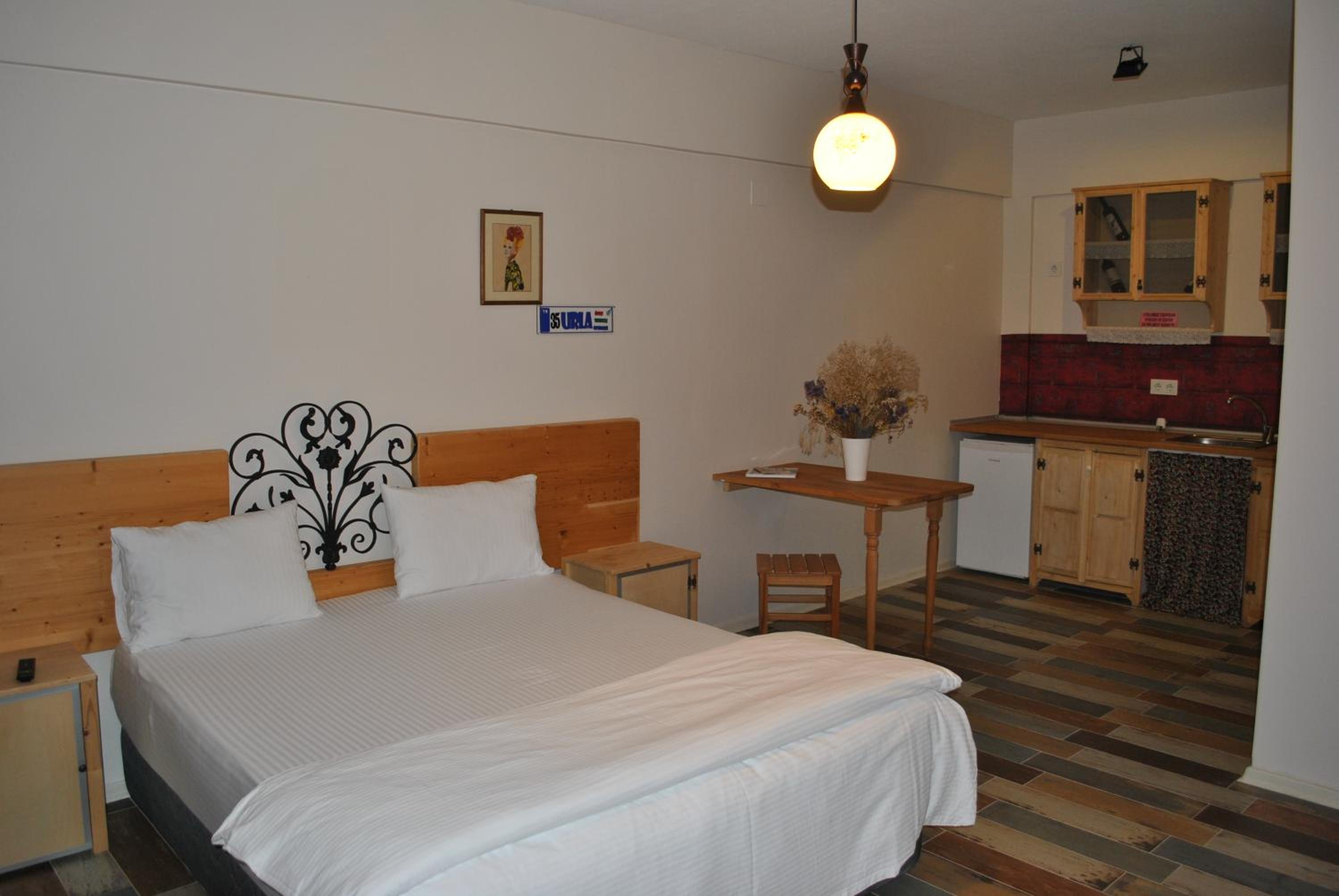 Deluxe King Room photo 2
