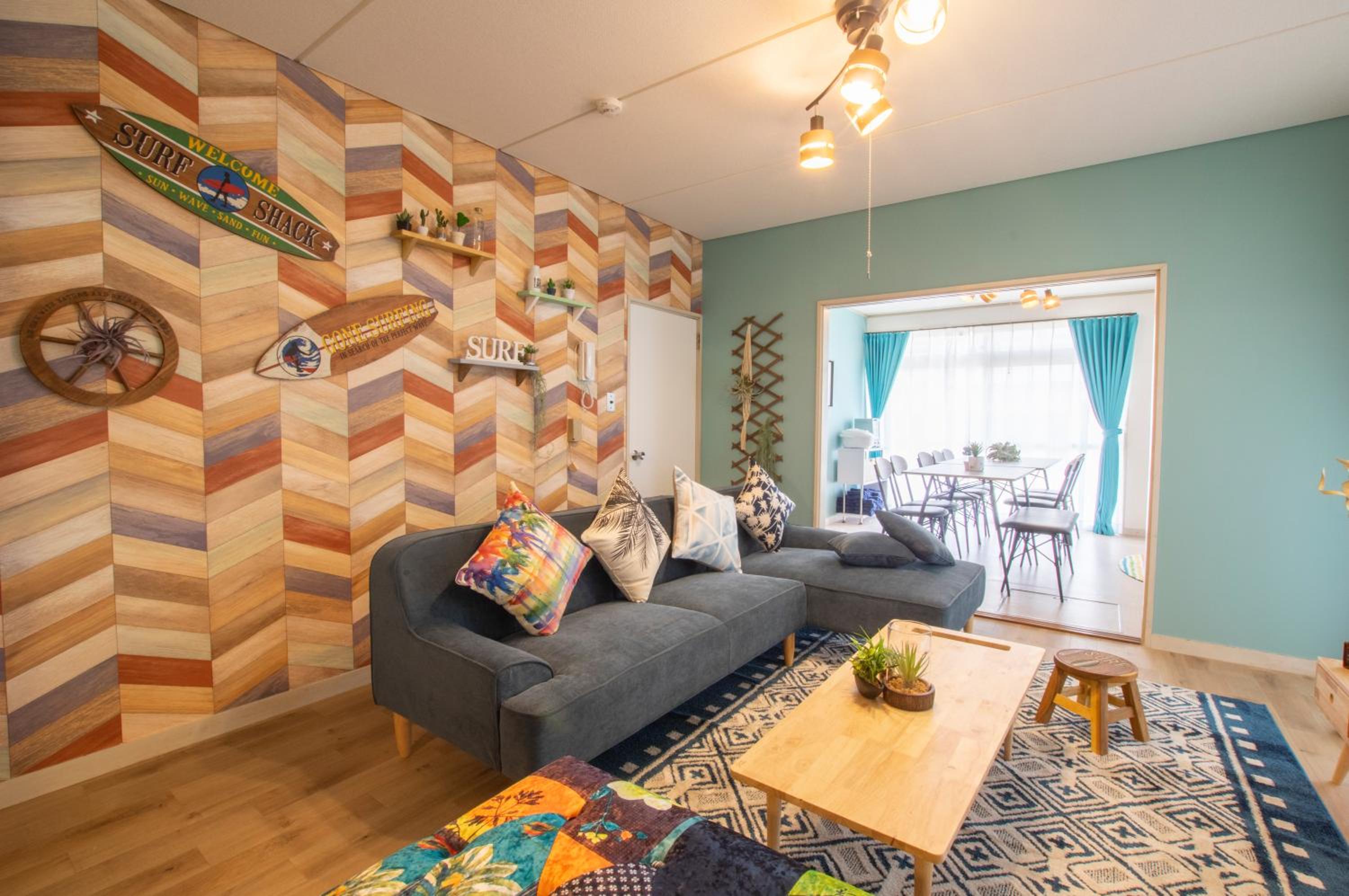 Five-Bedroom House photo 1