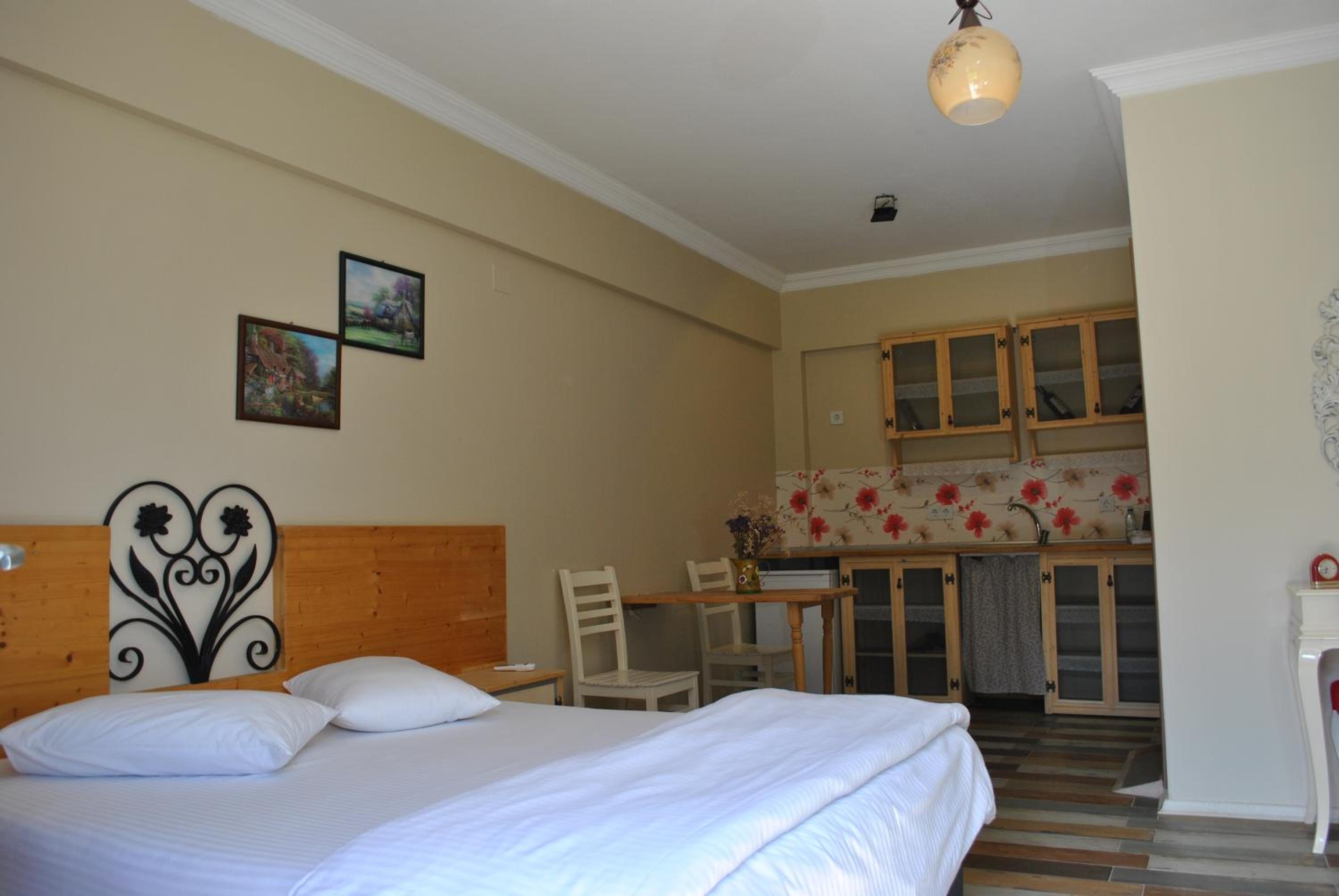 Deluxe King Room photo 1