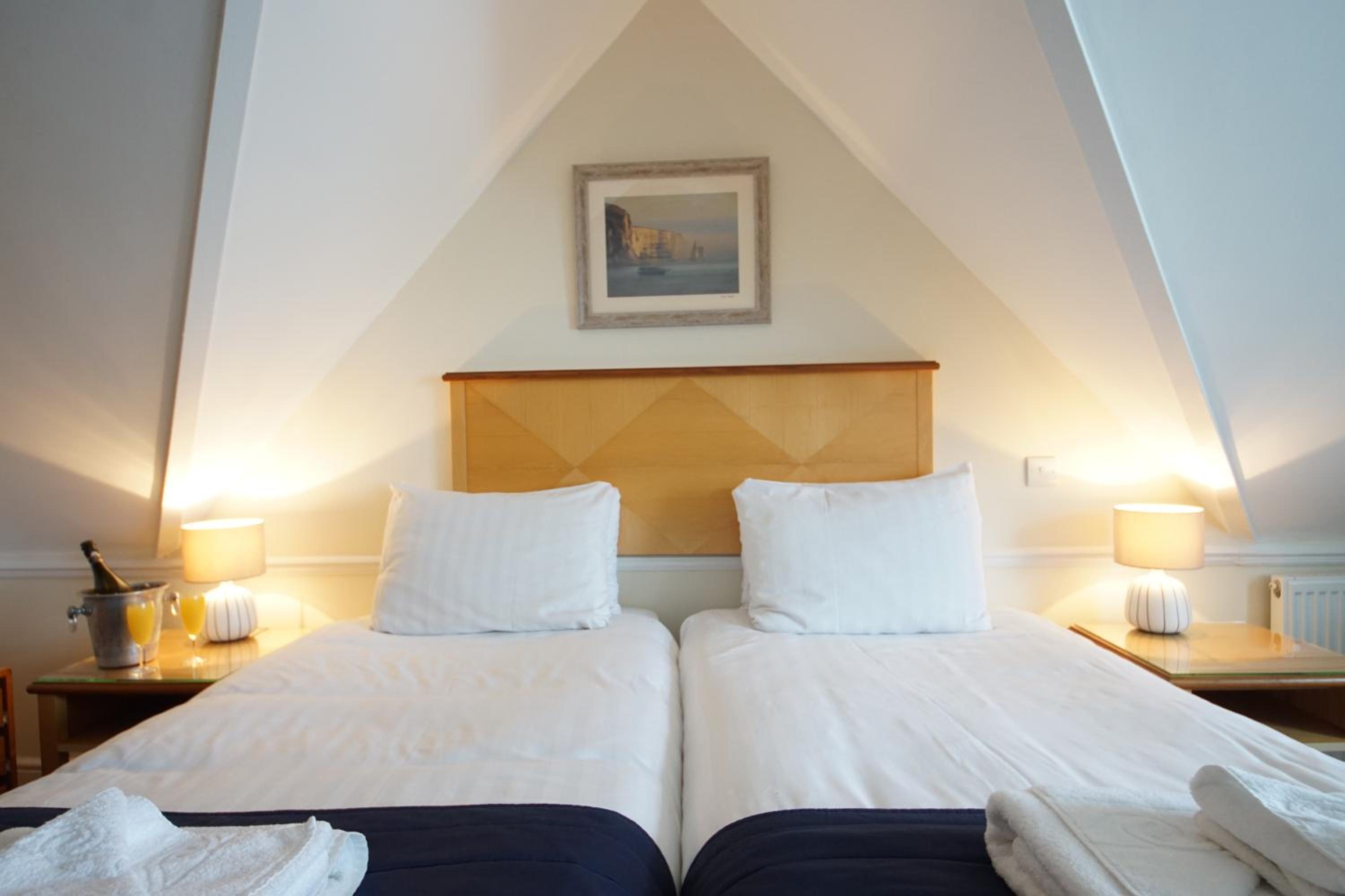 Superior Twin Room with Sea View - Photo 1