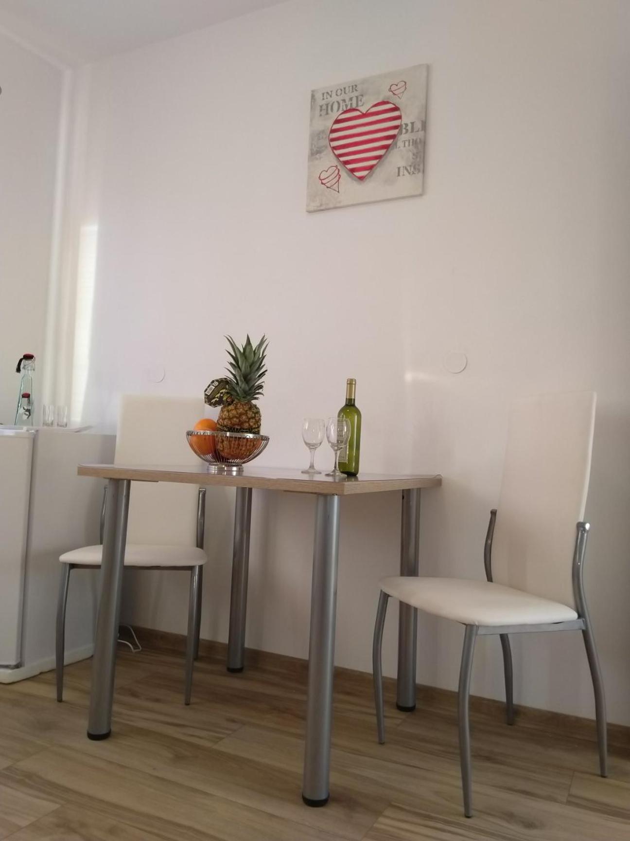 Studio Apartment photo 2