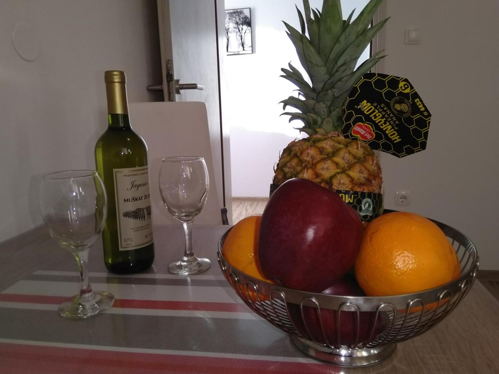 Studio Apartment photo 3