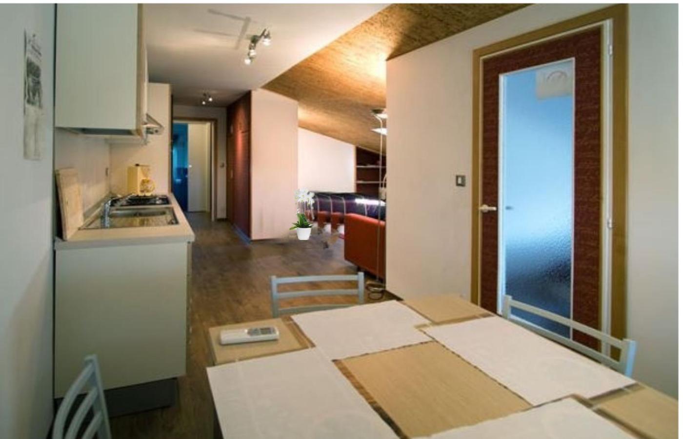 One-Bedroom Apartment (5 Adults) - Photo 11