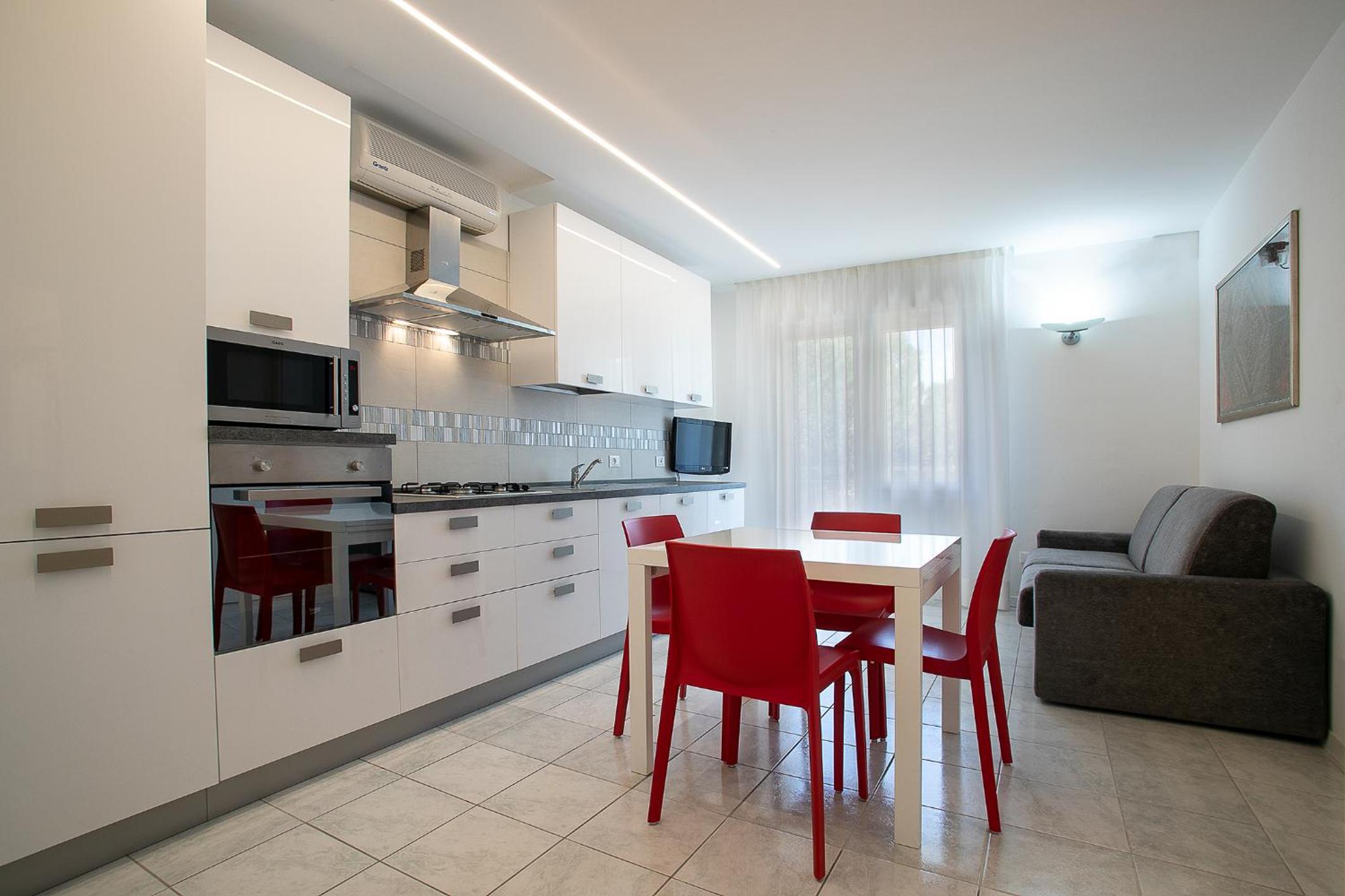 Apartment photo 2