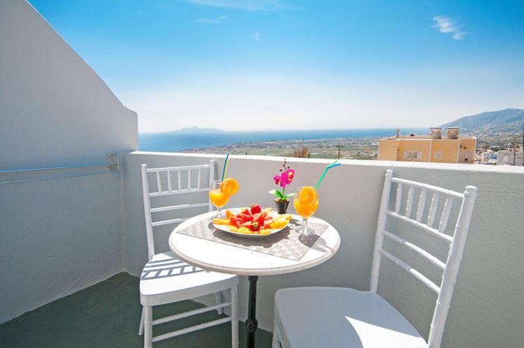 Double or Twin Room with Balcony - Photo 2