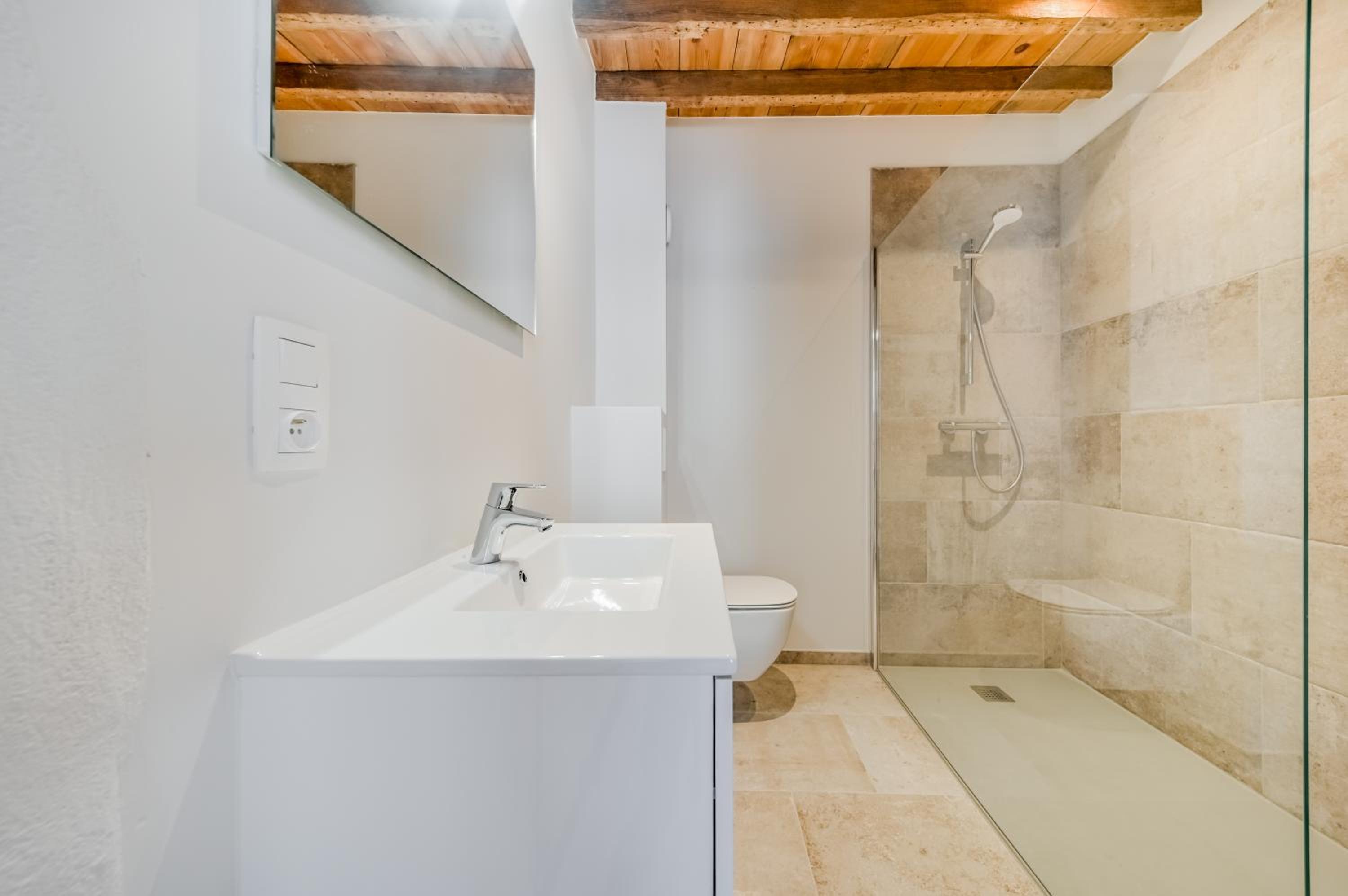Double Room - Photo 6