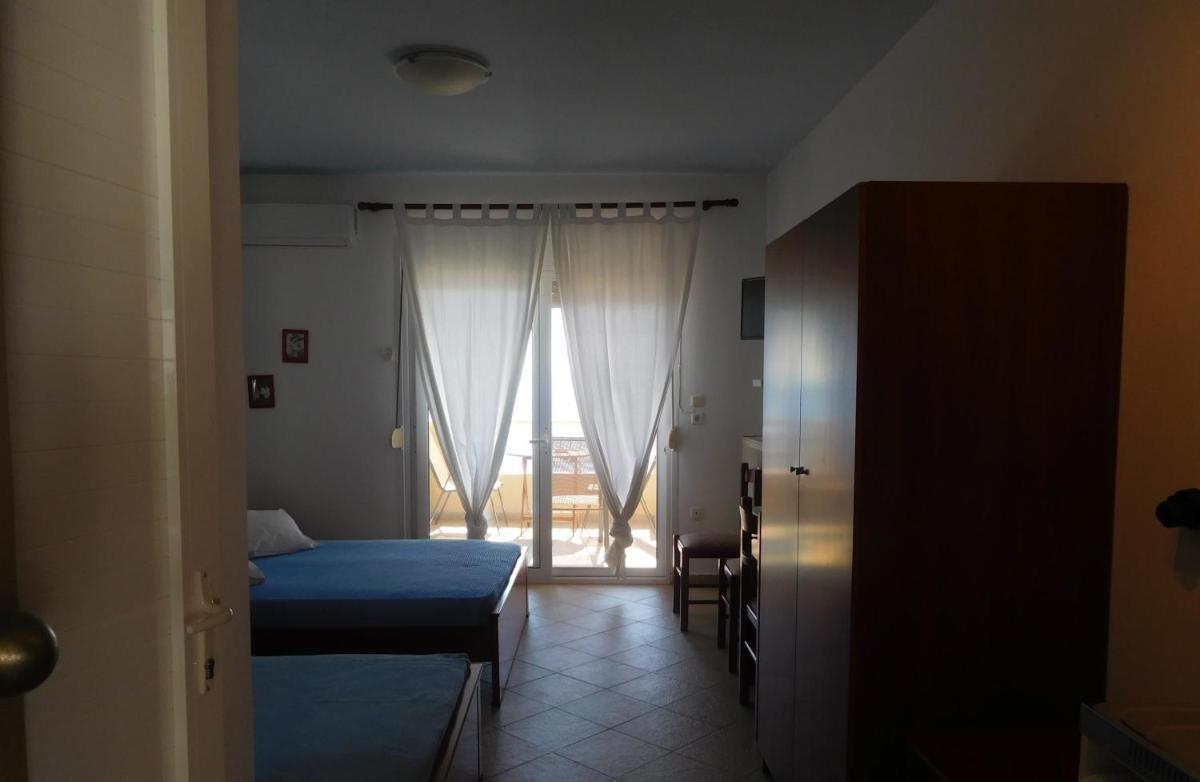 Studio Apartment with Sea View photo 1