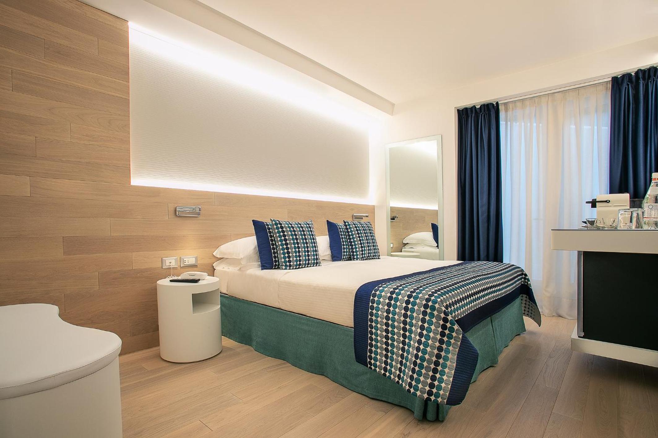 Superior Triple Room photo 3