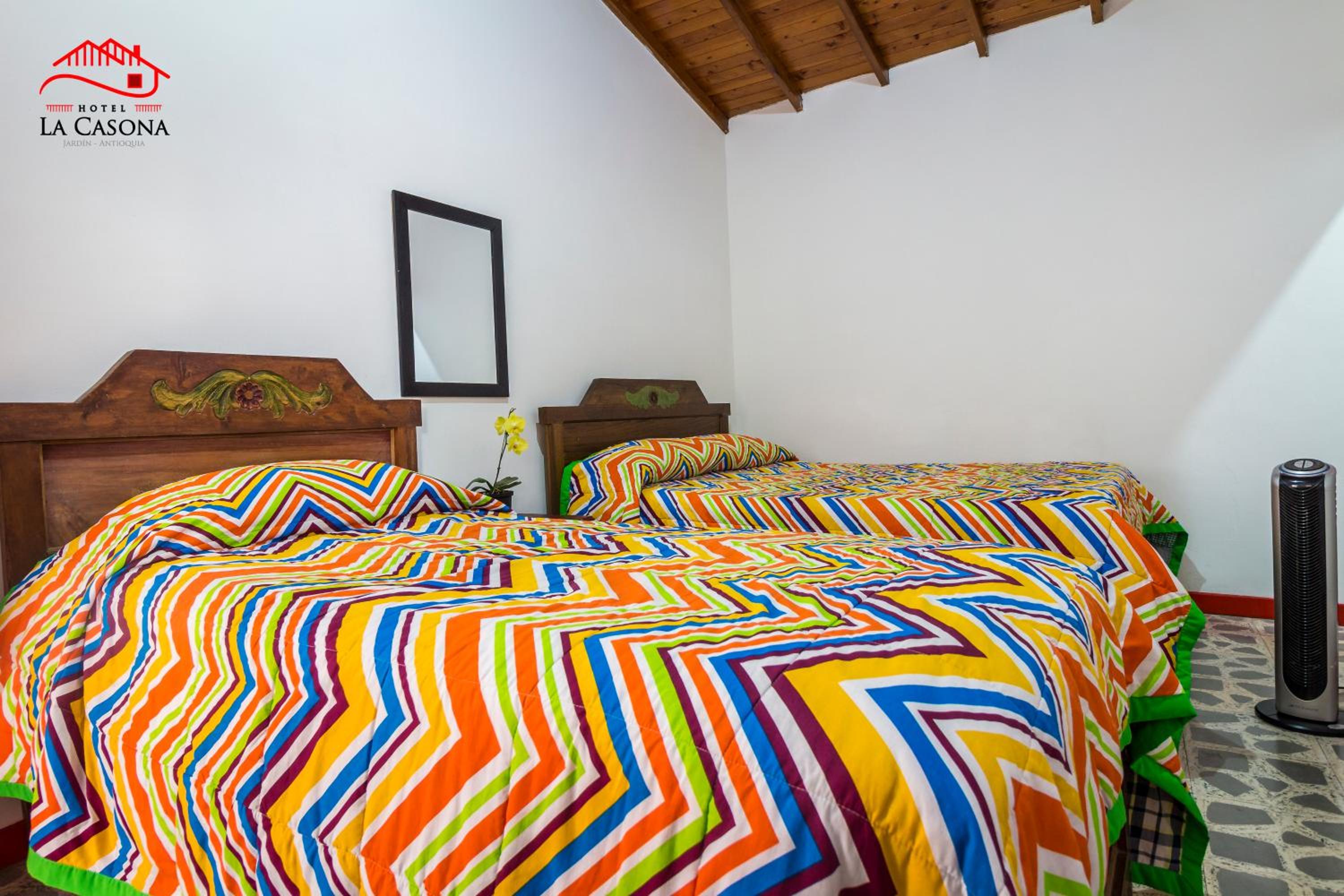 Quadruple Room with Private Bathroom photo 2