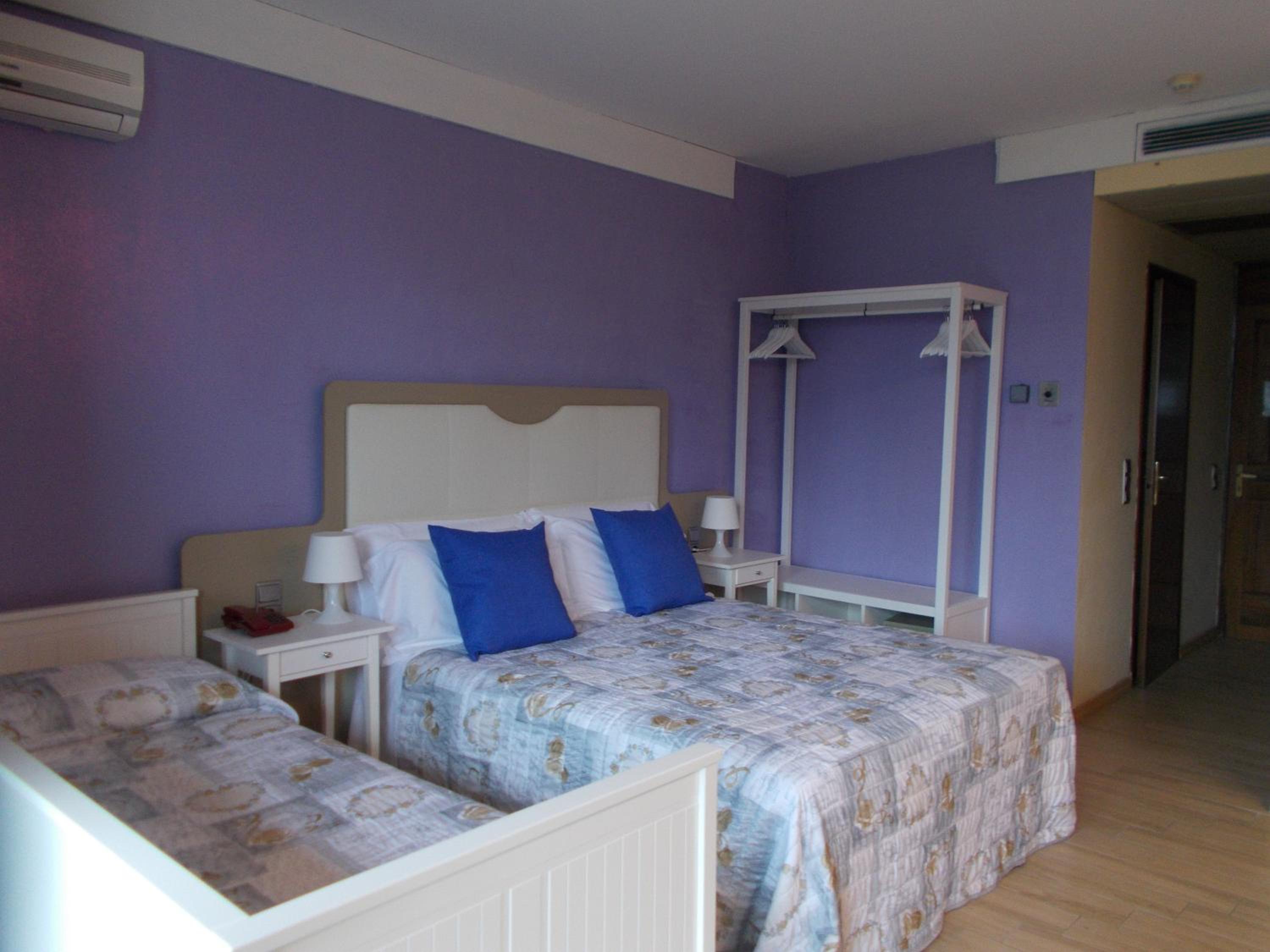 Standard Family Room - Photo 2