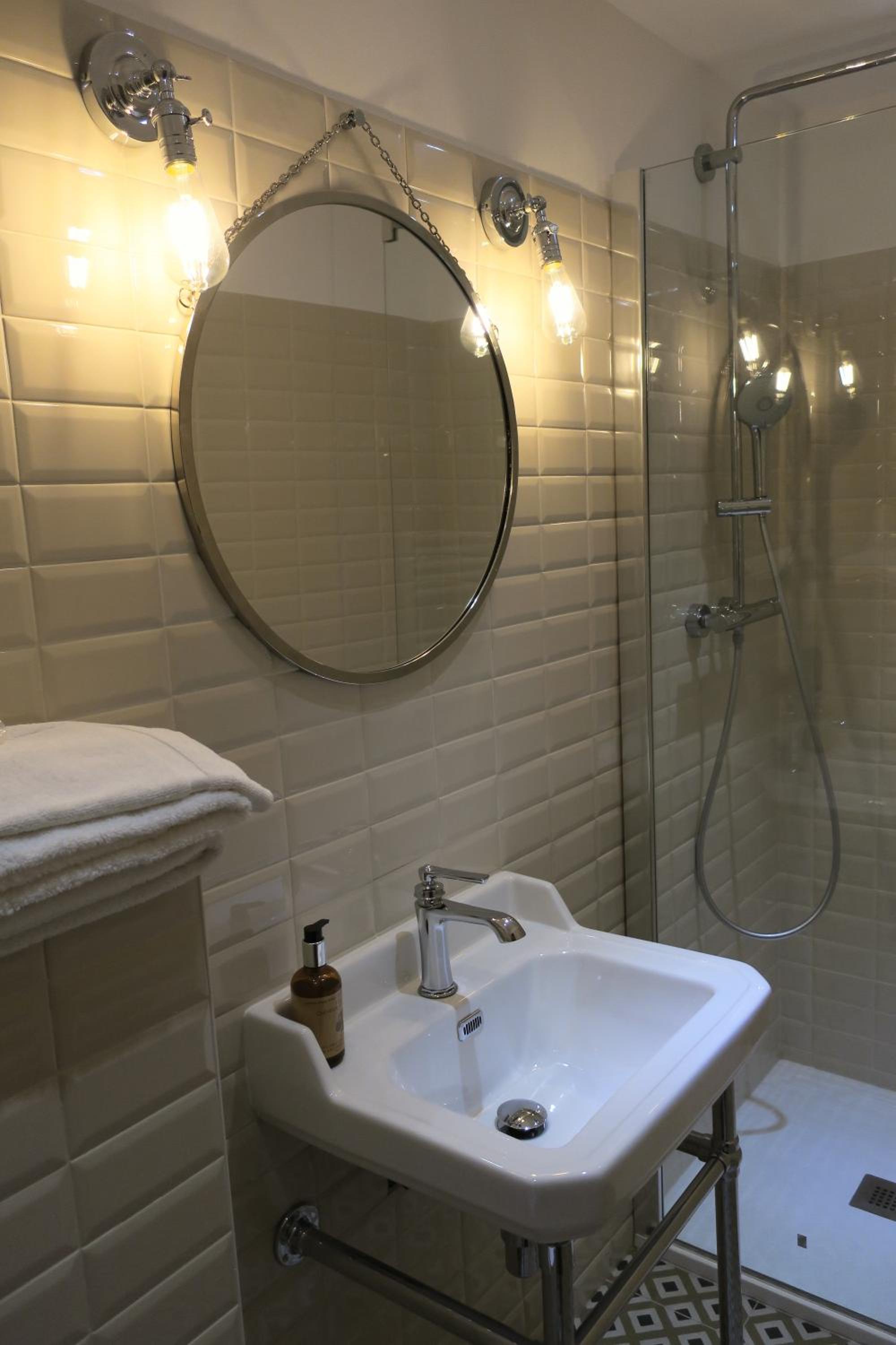 Double Room - Photo 2