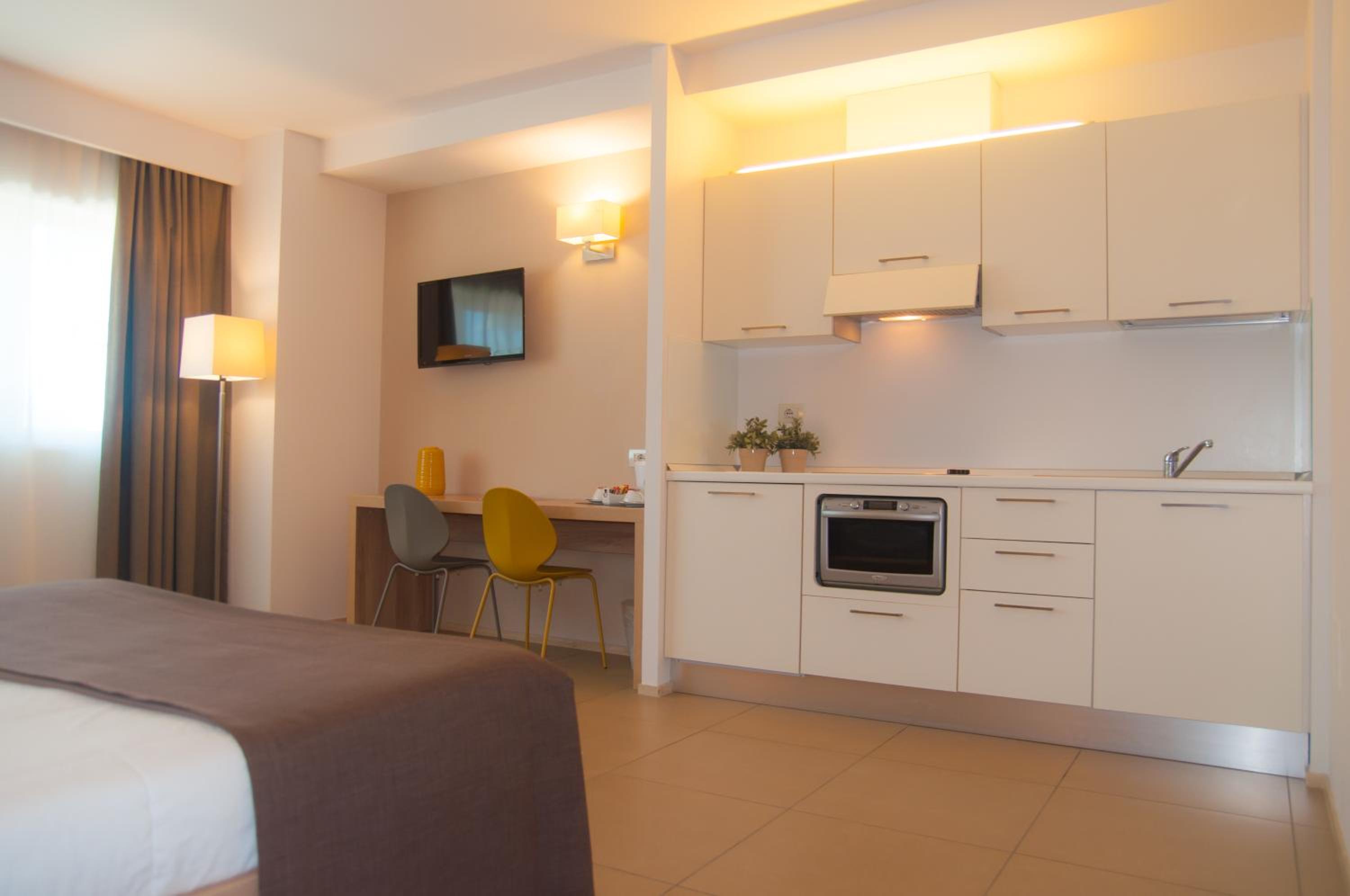 Double Room with Kitchenette - Photo 4
