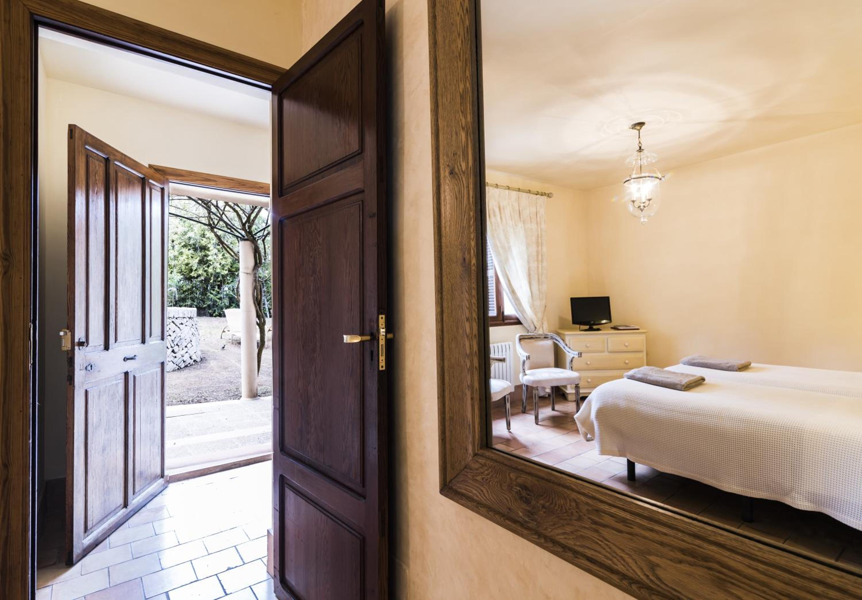 Inter Connected Rooms with Terrace - Spa Access photo 3