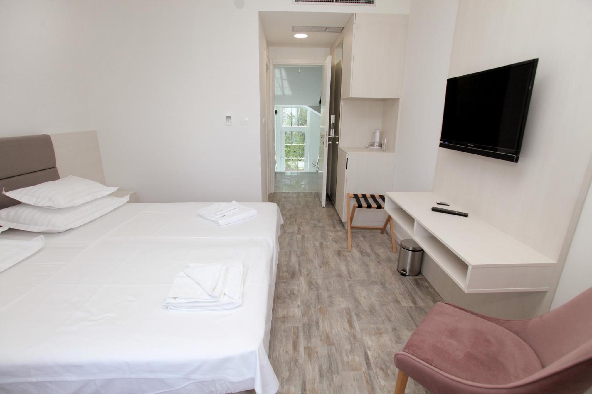 Double Room with Balcony and Sea View photo 2