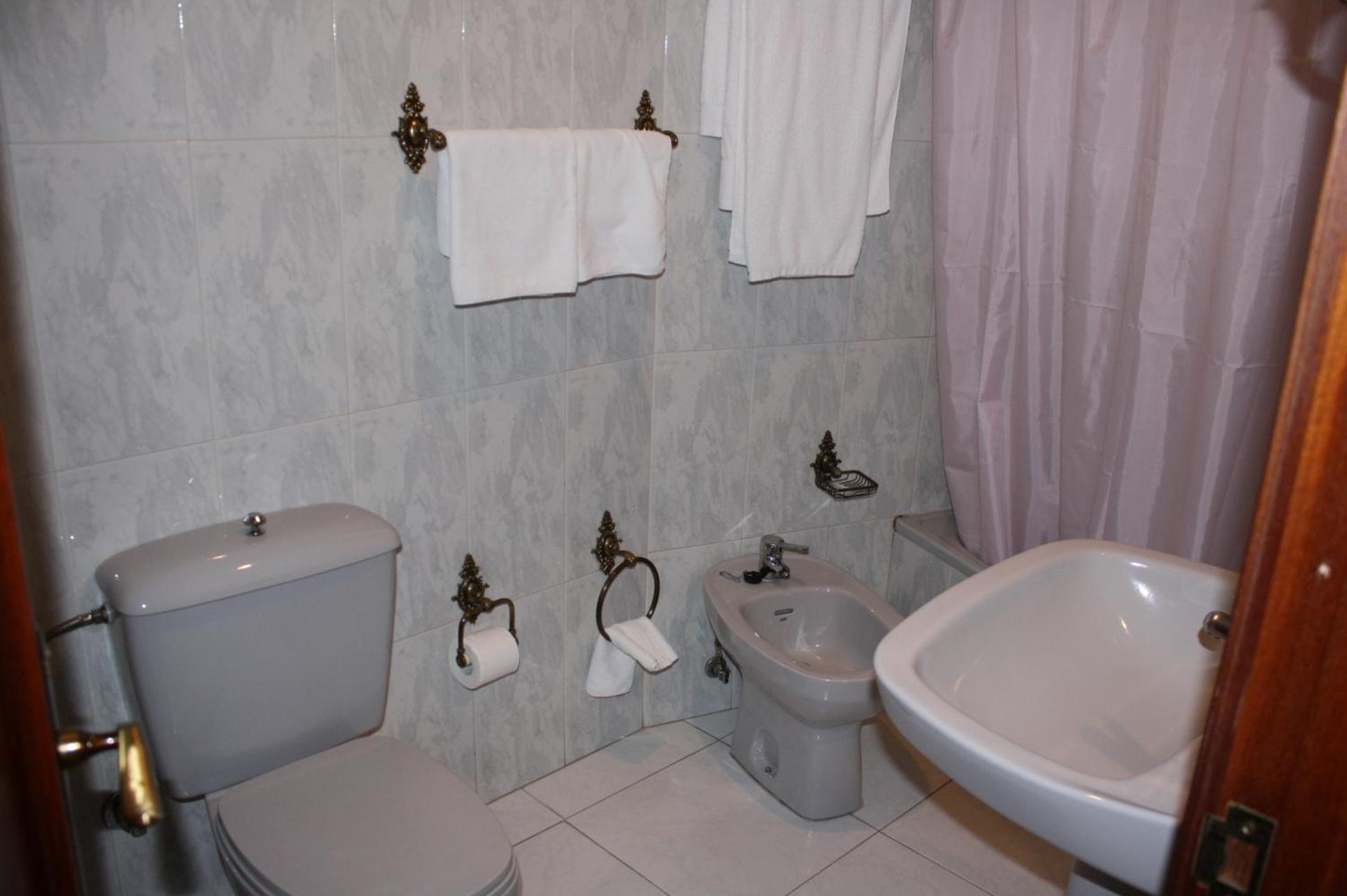 Double or Twin Room - Photo 3