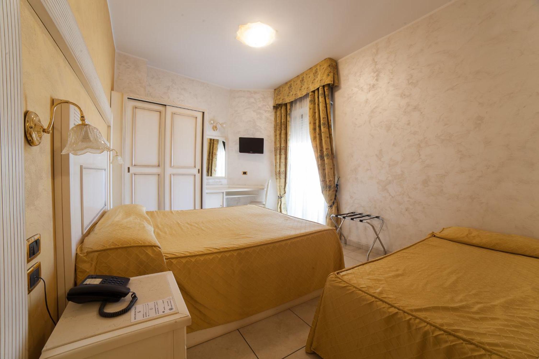 Triple Room with Sea View - Photo 6