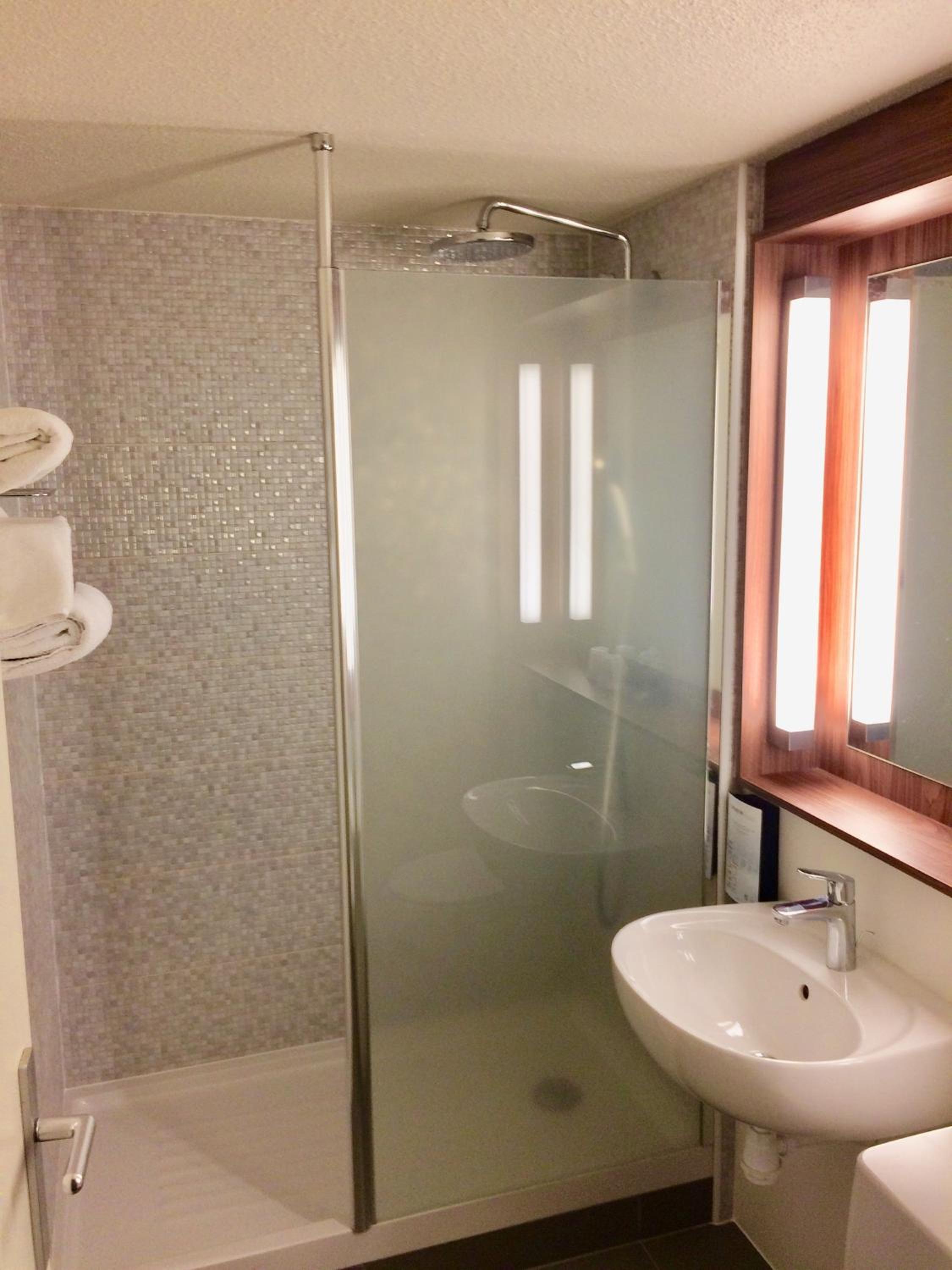 Standard Double Room - Photo 5