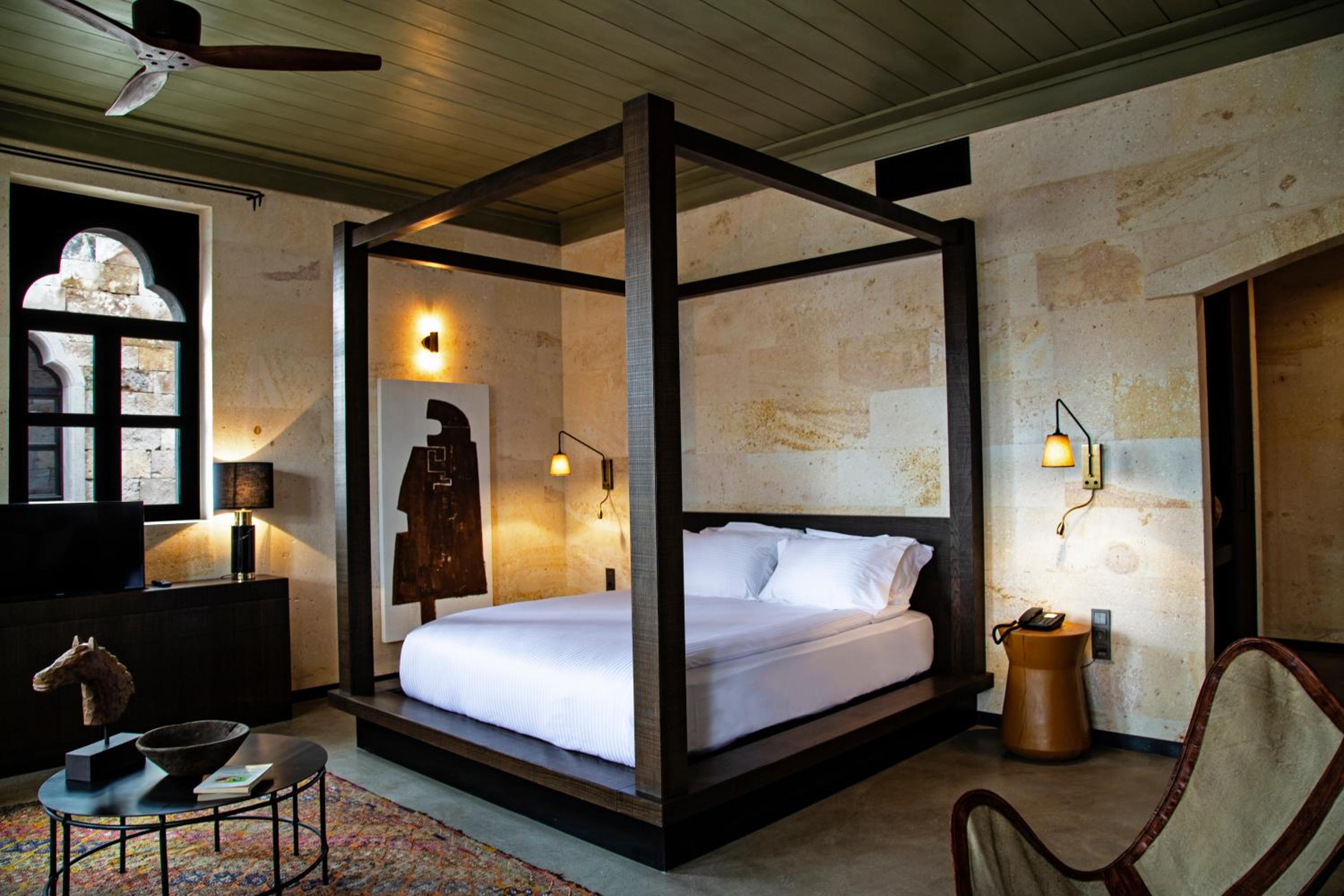 Suite with French Balcony - Photo 12