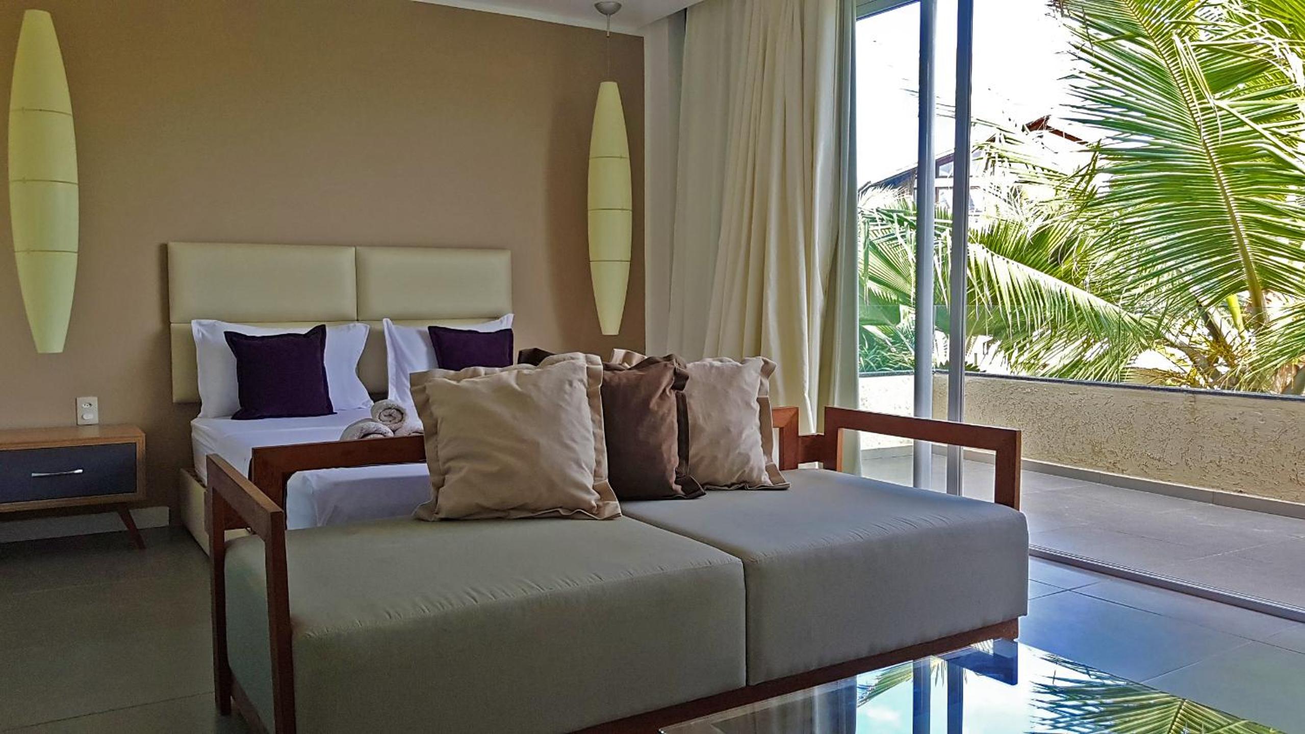 Deluxe King Suite - Photo 16