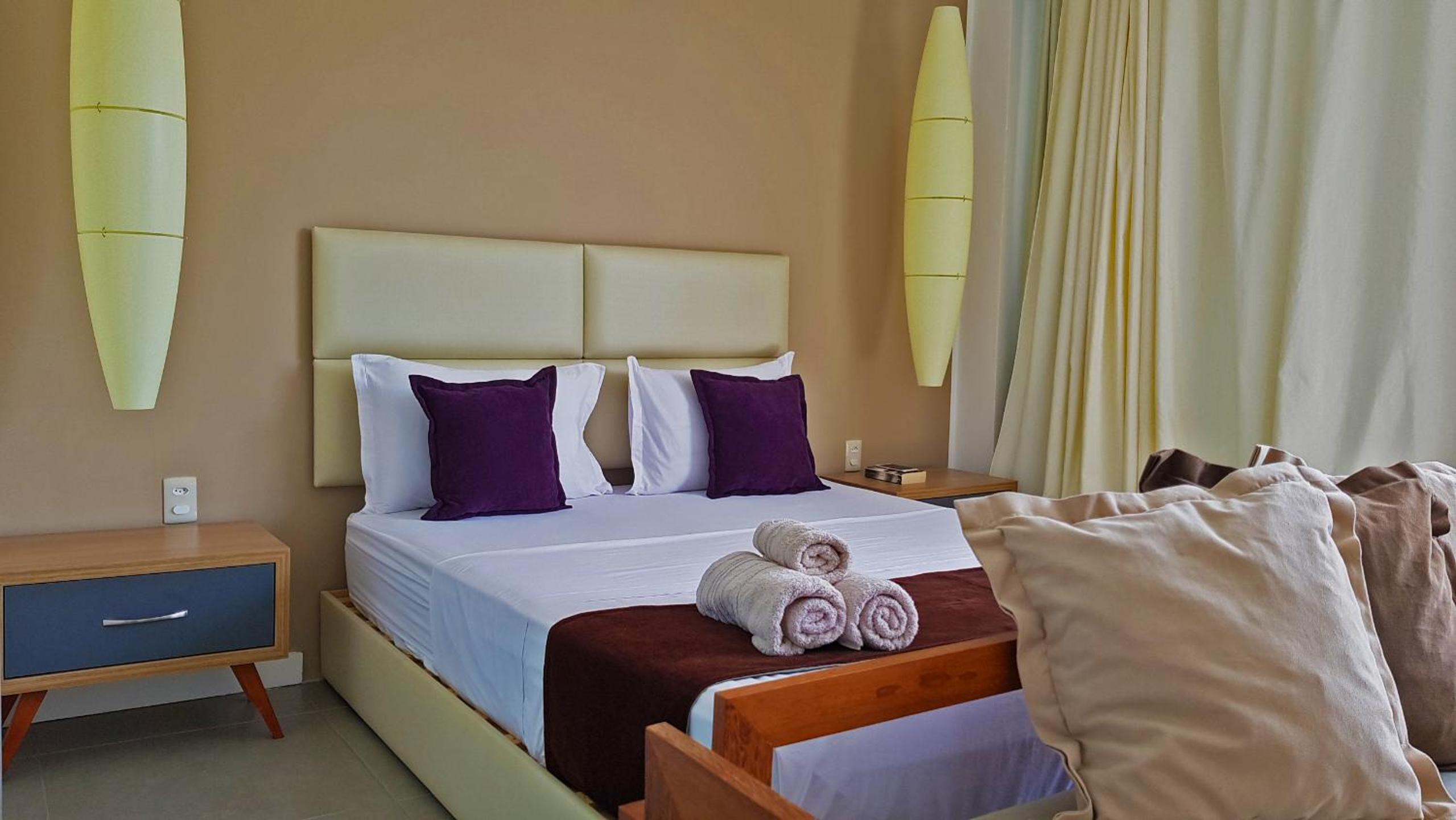 Deluxe King Suite - Photo 15