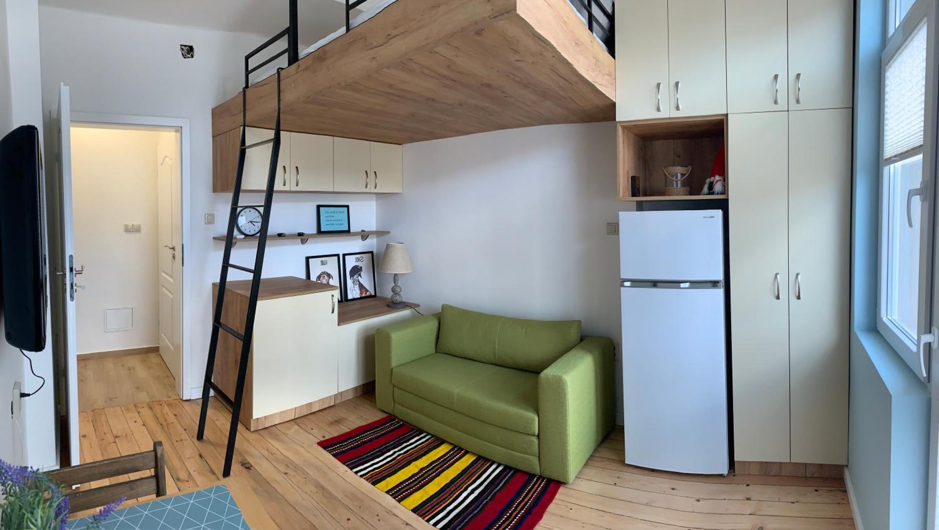 One-Bedroom Apartment - Photo 1