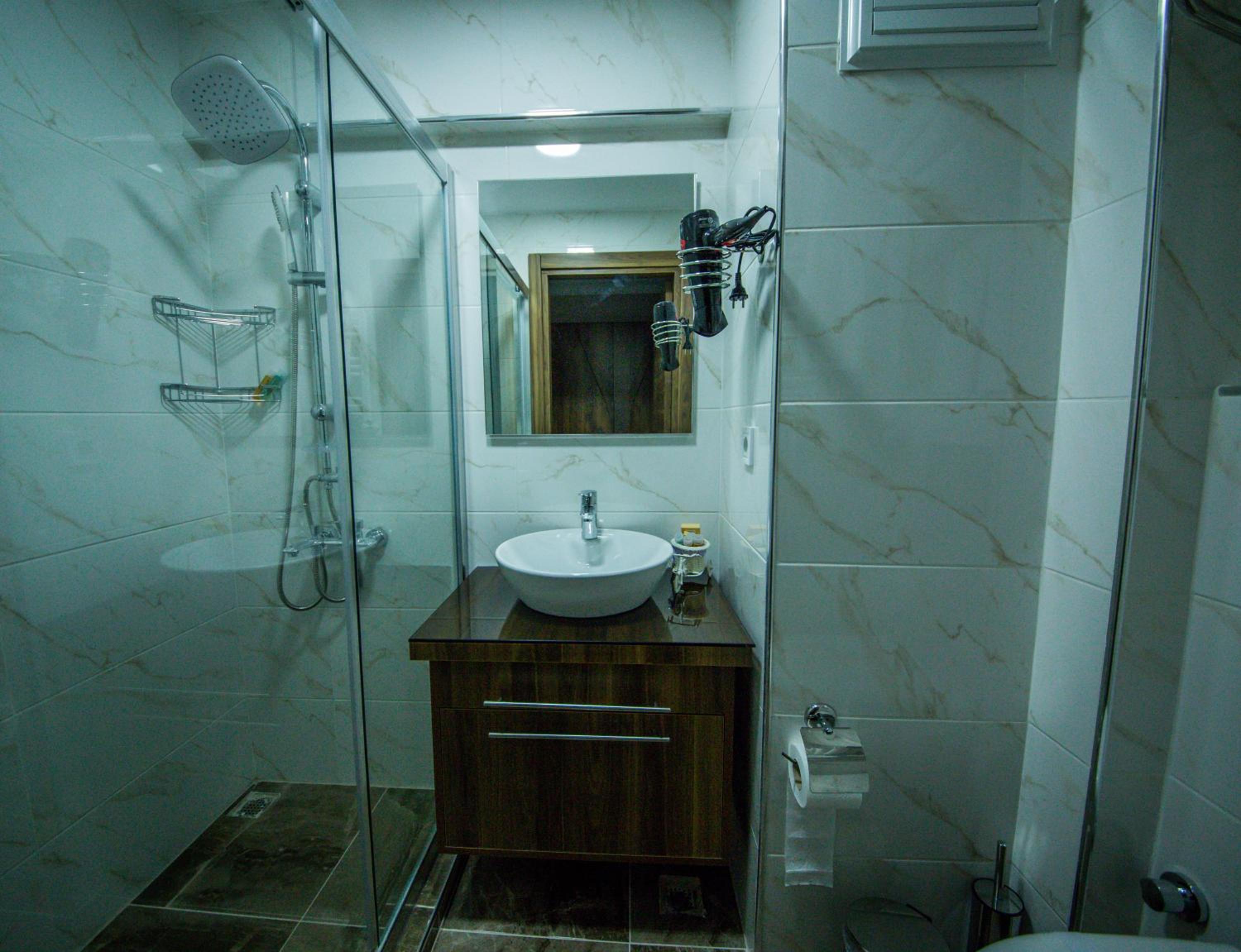 Deluxe Suite - Photo 2